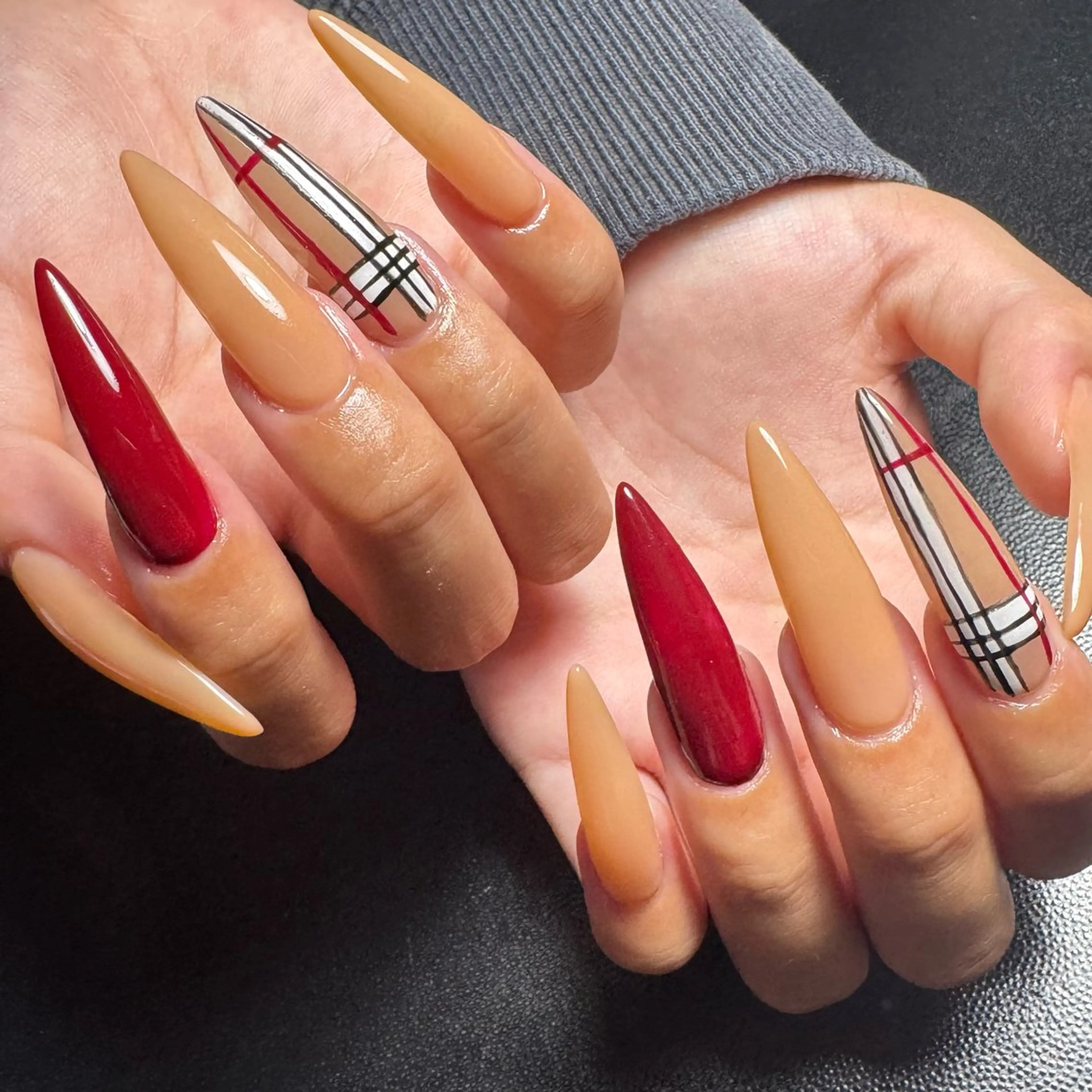 ☆ロングネイル10本やり放題☆（フレンチorグラデーションorマグネットorアートorパーツ付け放題)他店オフ無料!!の写真