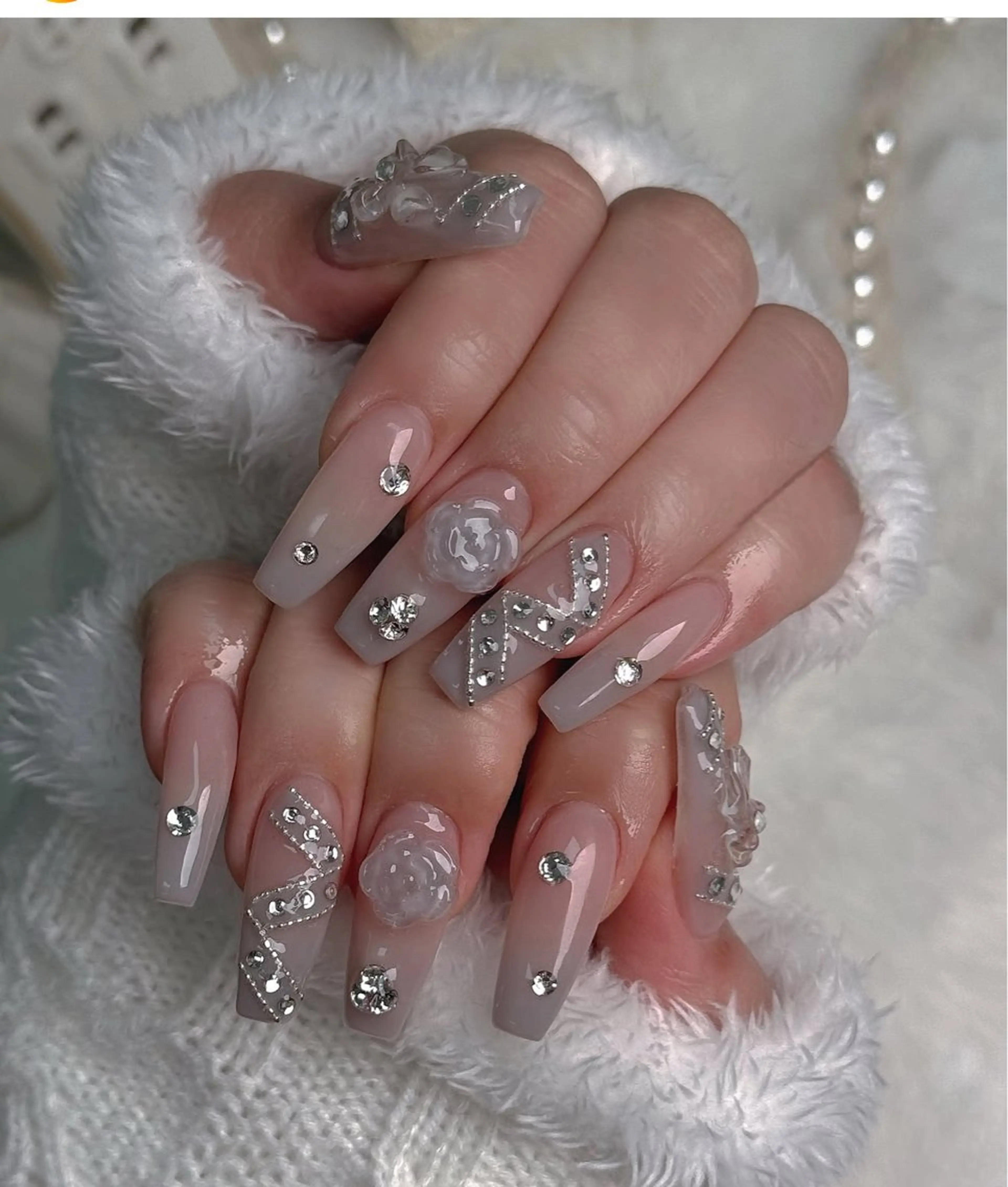 ネイル アニマル柄 オーロラネイル チークネイル フラッシュネイル ジェルネイル ハンドネイル Lyna 池袋のネイルデザイン