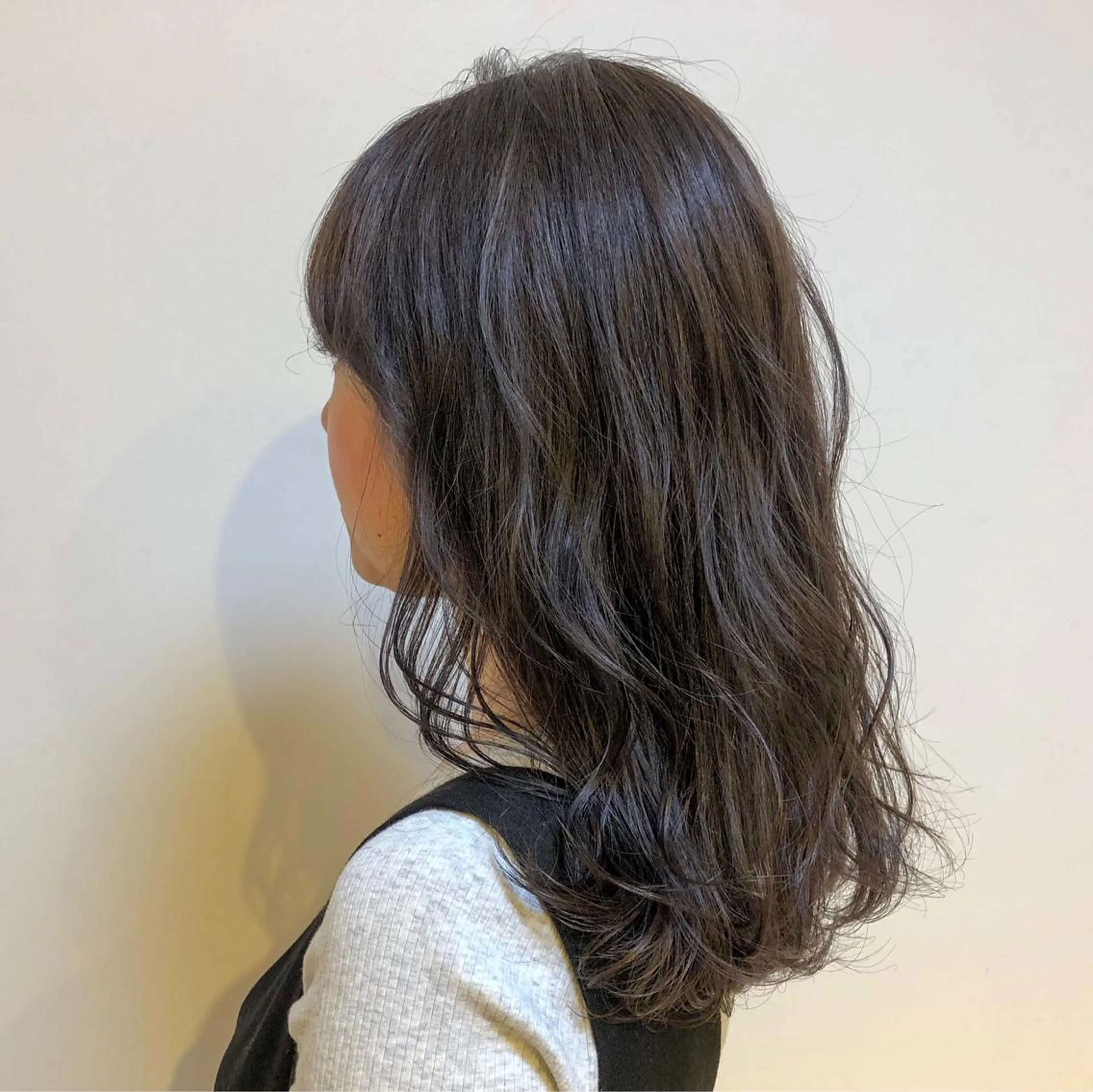 ミディアム カラー ブリーチ 透明感カラー ダブルカラー グレージュ ブリーチなしカラー カット ヘアカラー 尾籠 美幸 (オゴモリ ミユキ)のヘアスタイル
