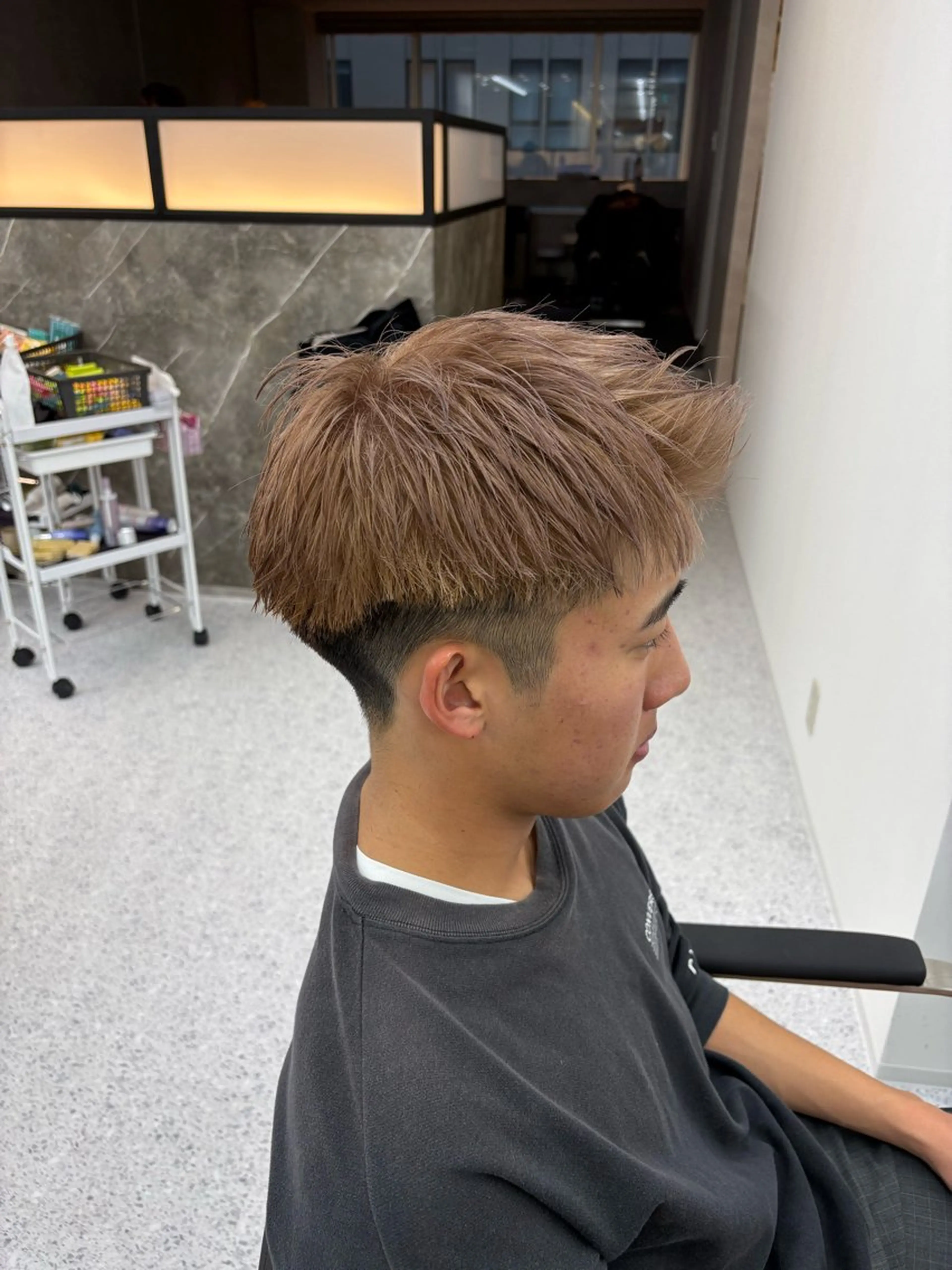 カラー メンズ 笹江 瑞穂のヘアスタイル