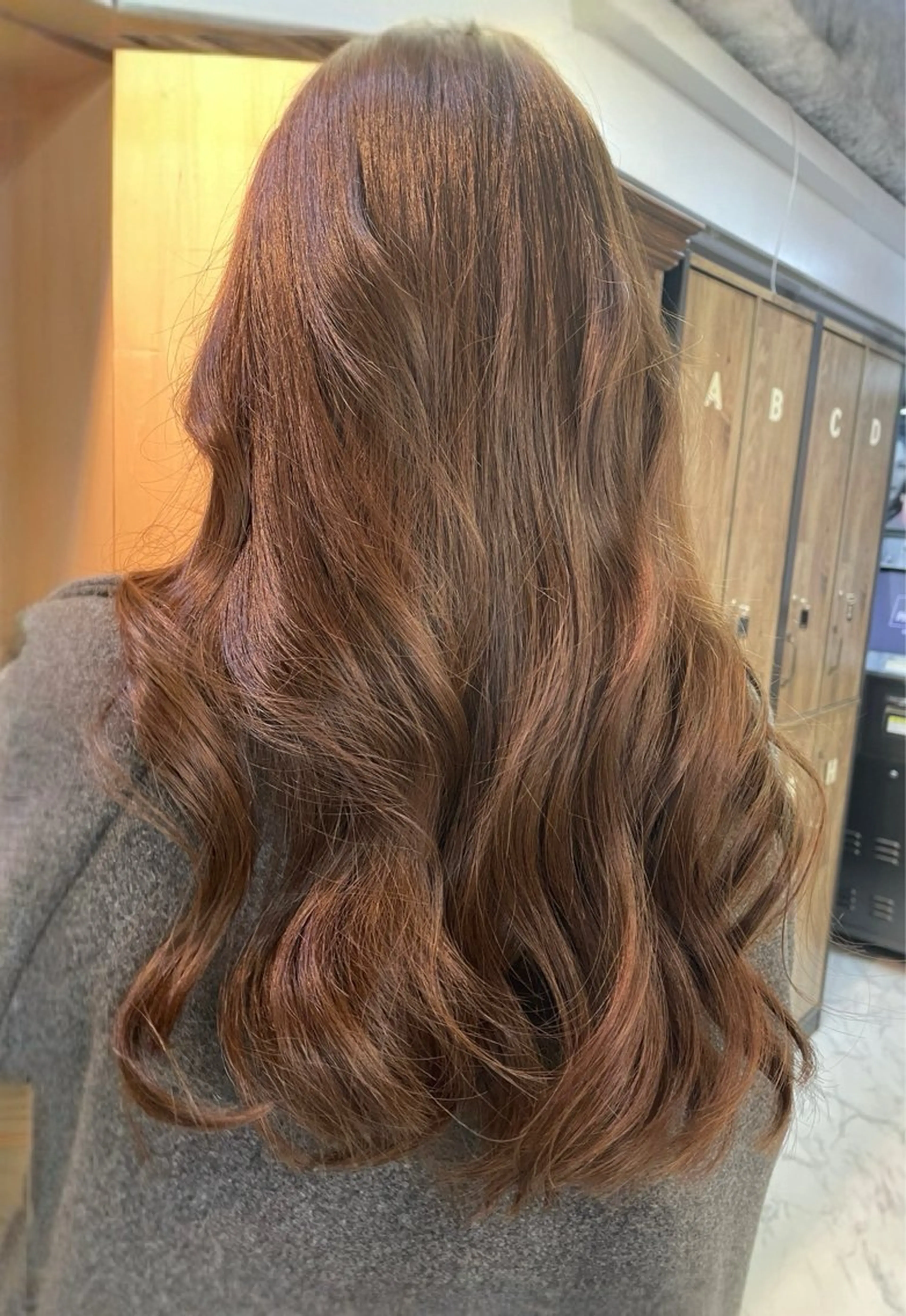 セミロング カット ヘアカラー Moana by headlight 豊中曽根店所属・園田 美恵子のヘアスタイル