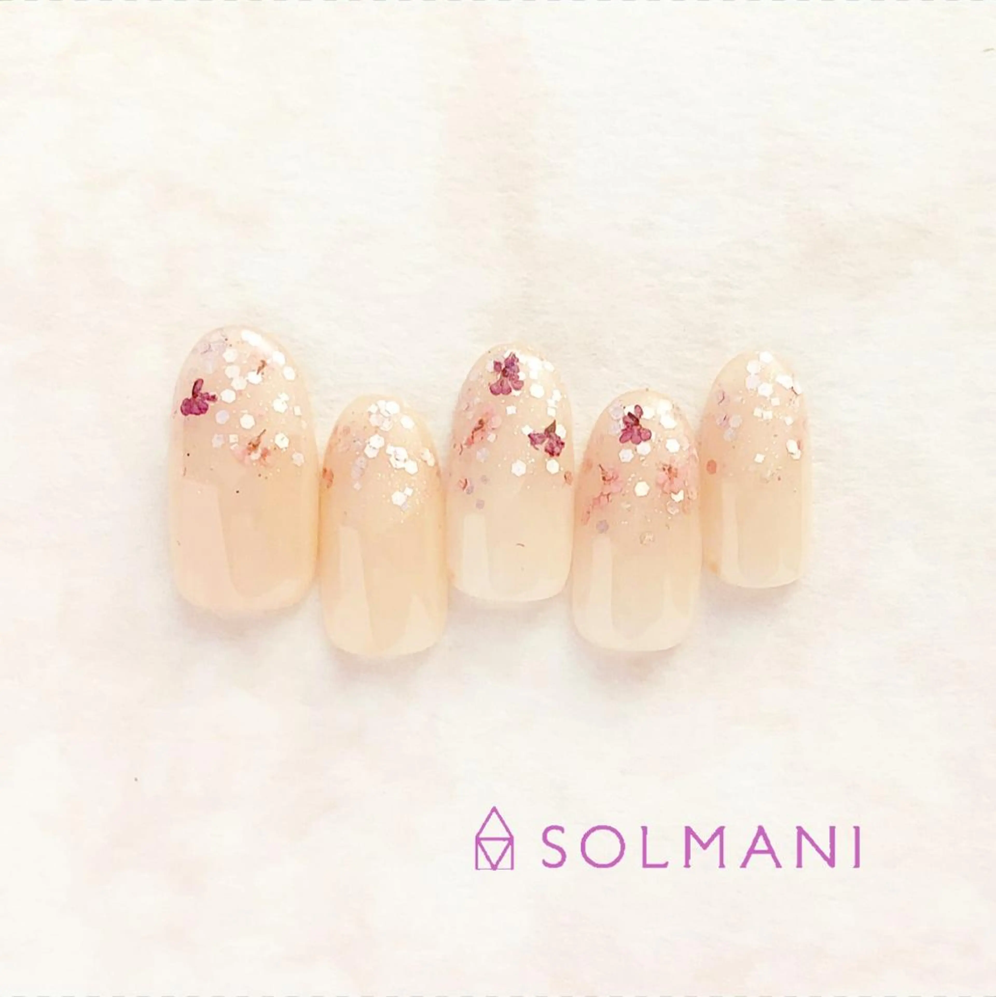 ネイル SOLMANI 予約担当のネイルデザイン