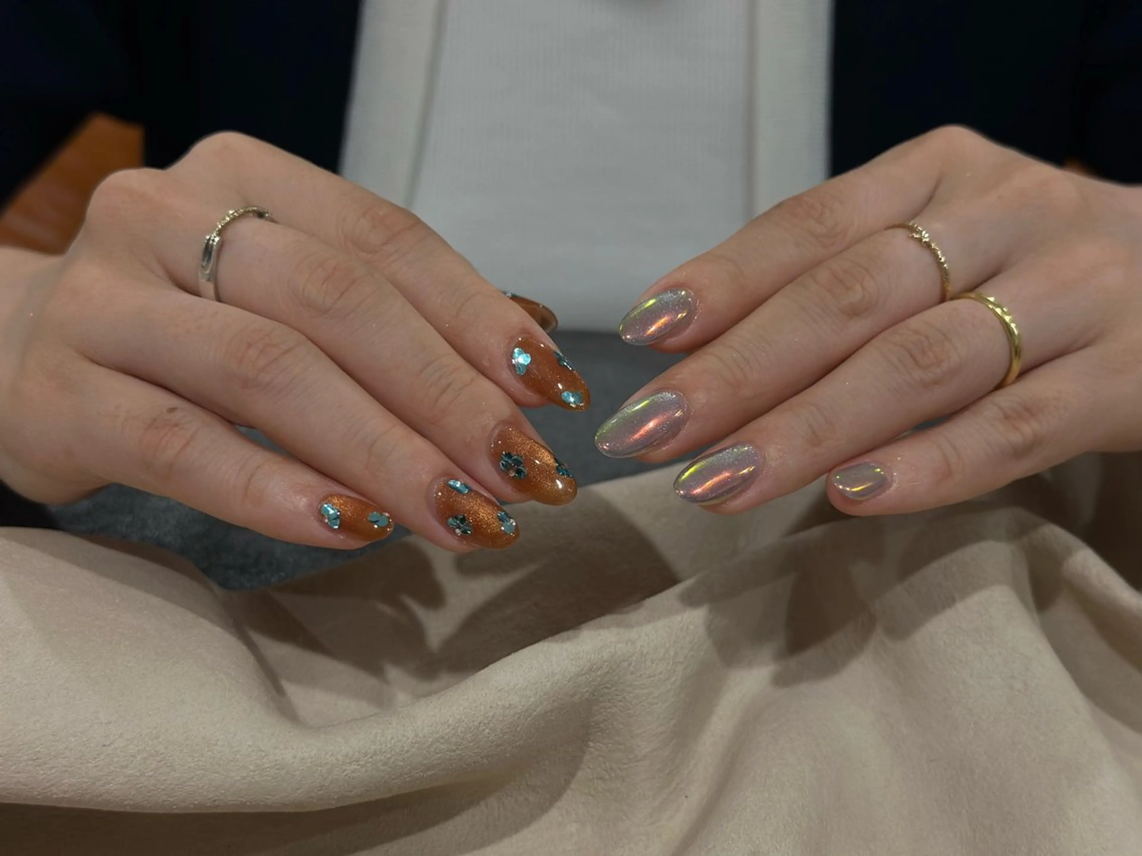 ネイル オーロラネイル ブラウン ホログラムネイル ミラーネイル ANOVA所属・ANOVA アノヴァのネイルデザイン