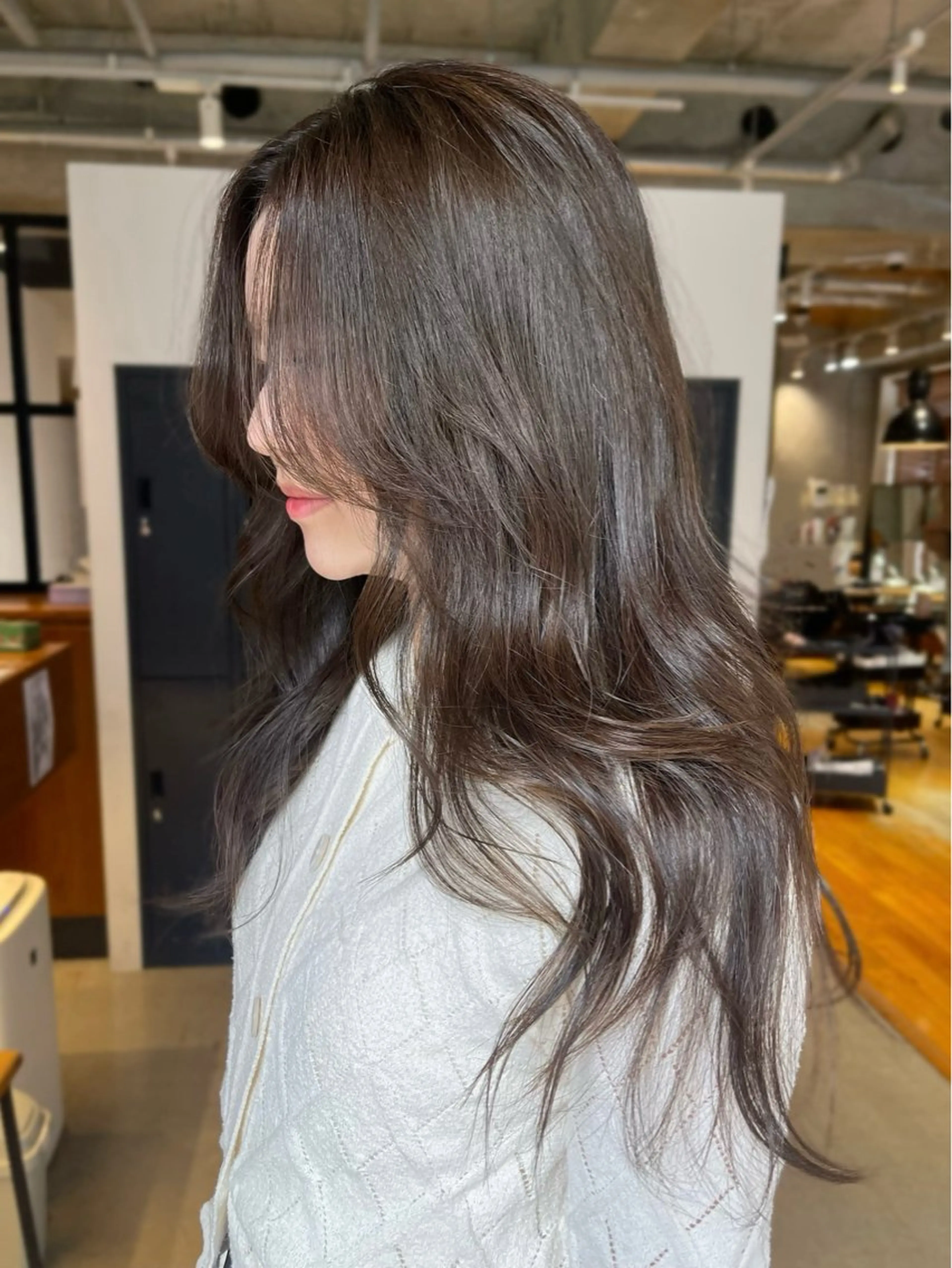 ロング カラー 🫧うる艶レイヤー /グレージュ🪐リサのヘアスタイル