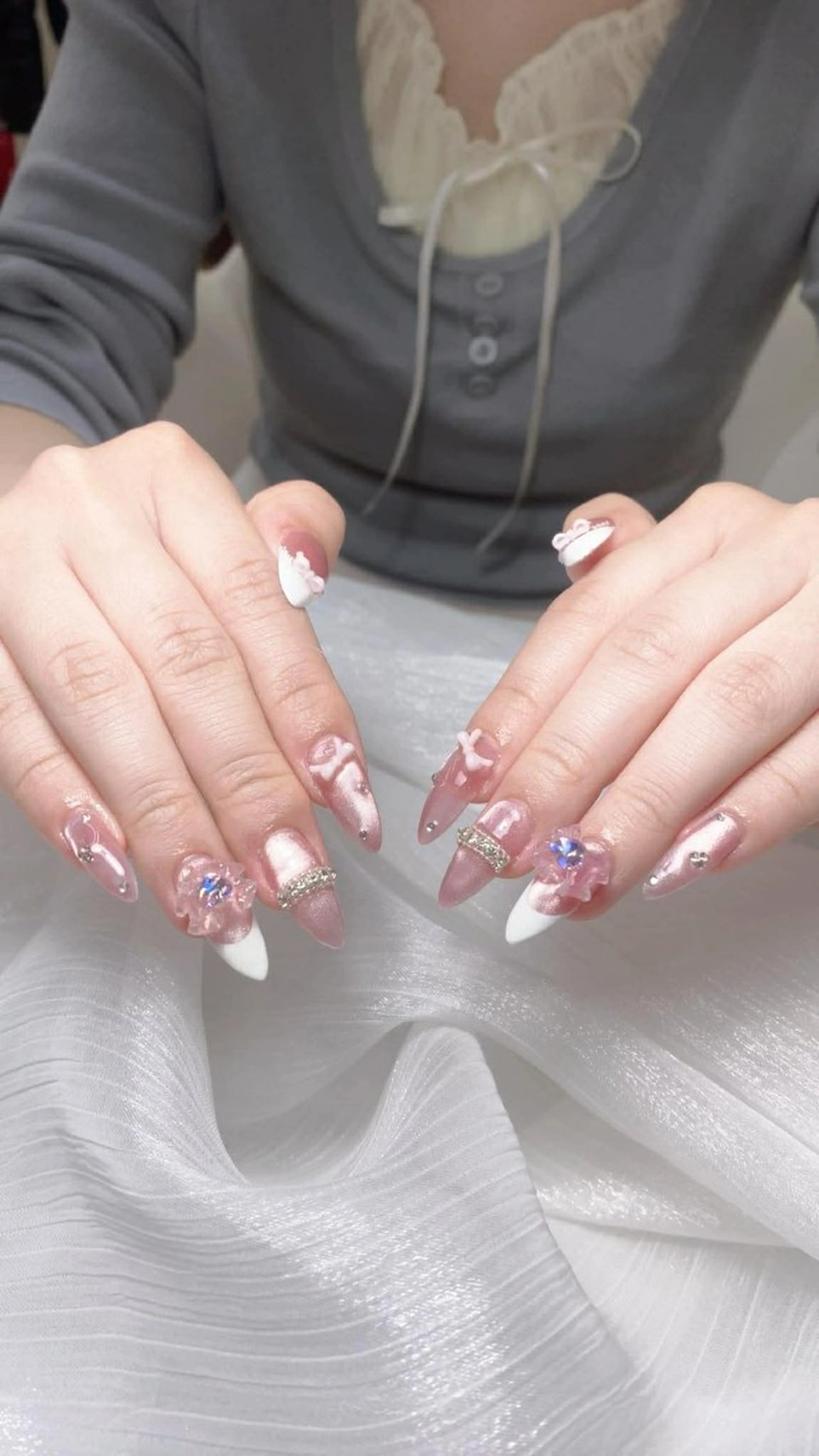 ネイル フレンチネイル グラデーション 韓国ネイル マグネットネイル ミラーネイル ハンドネイル Squen Nail 【持ち込みOK】のネイルデザイン