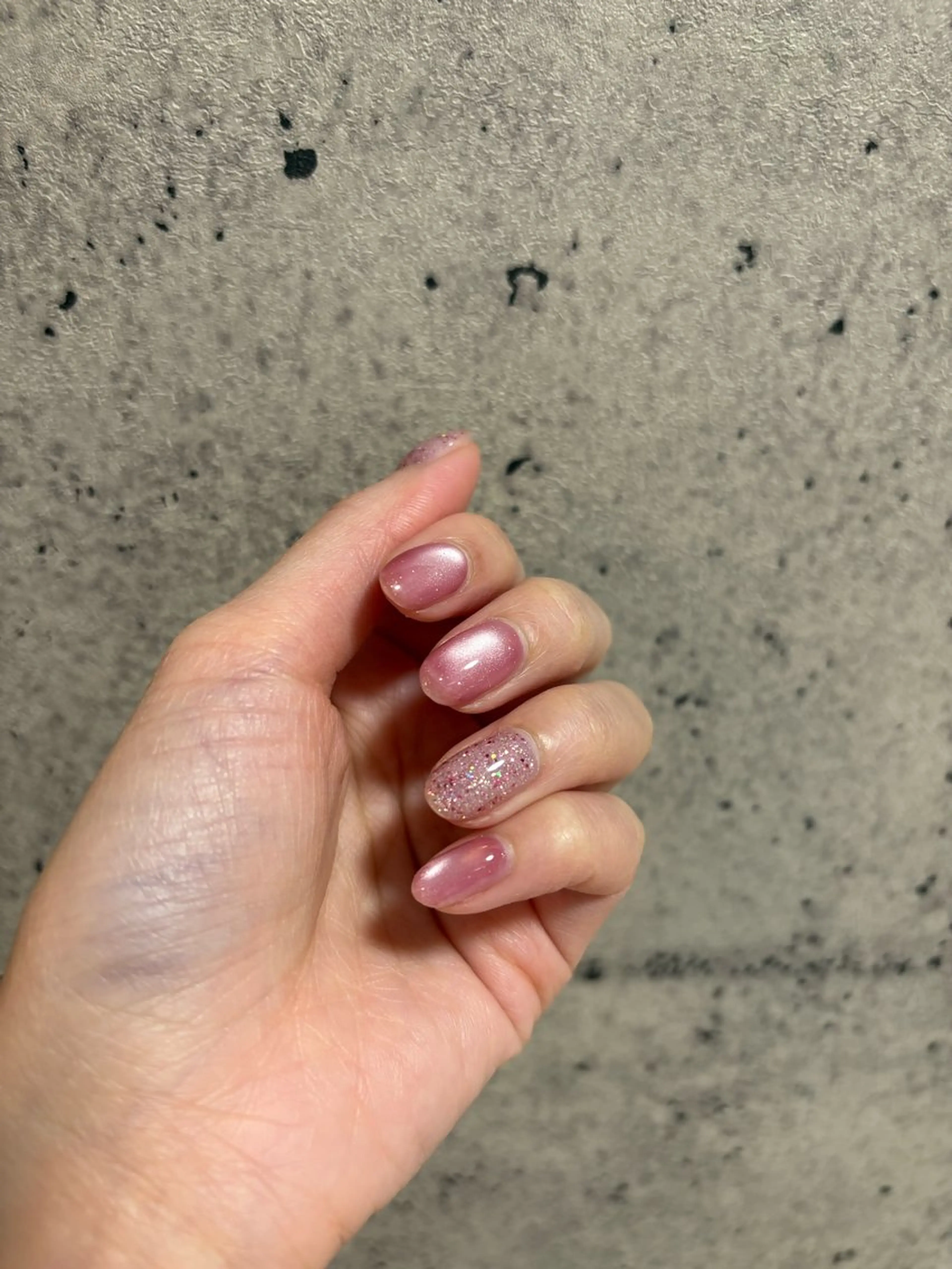 ネイル ラメ(グリッター) マグネットネイル ピンク ハンドネイル Meviy所属・Meviy （メヴィー）のマツエク・マツパデザイン