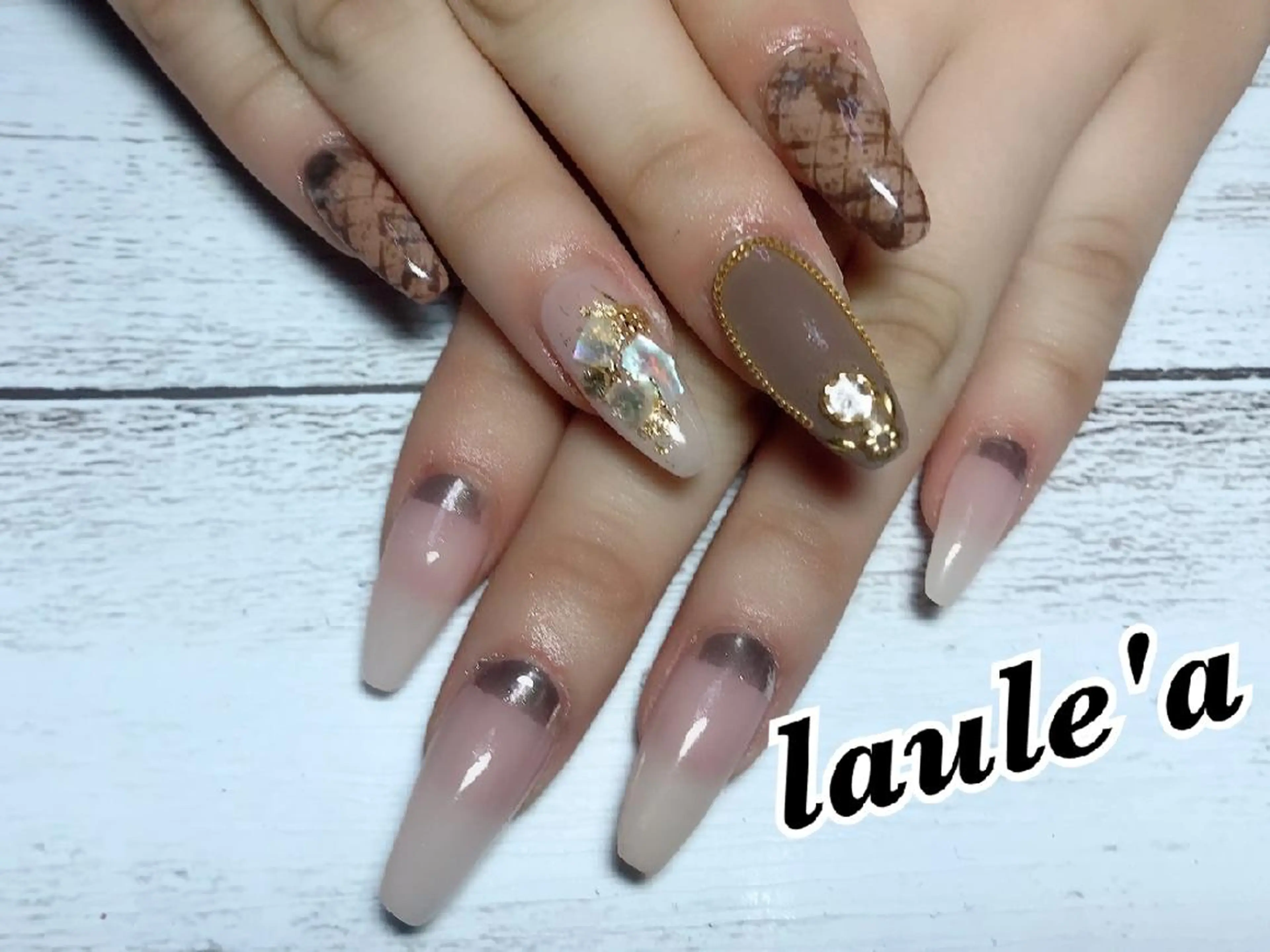 ネイル Rグループ felizのネイルデザイン