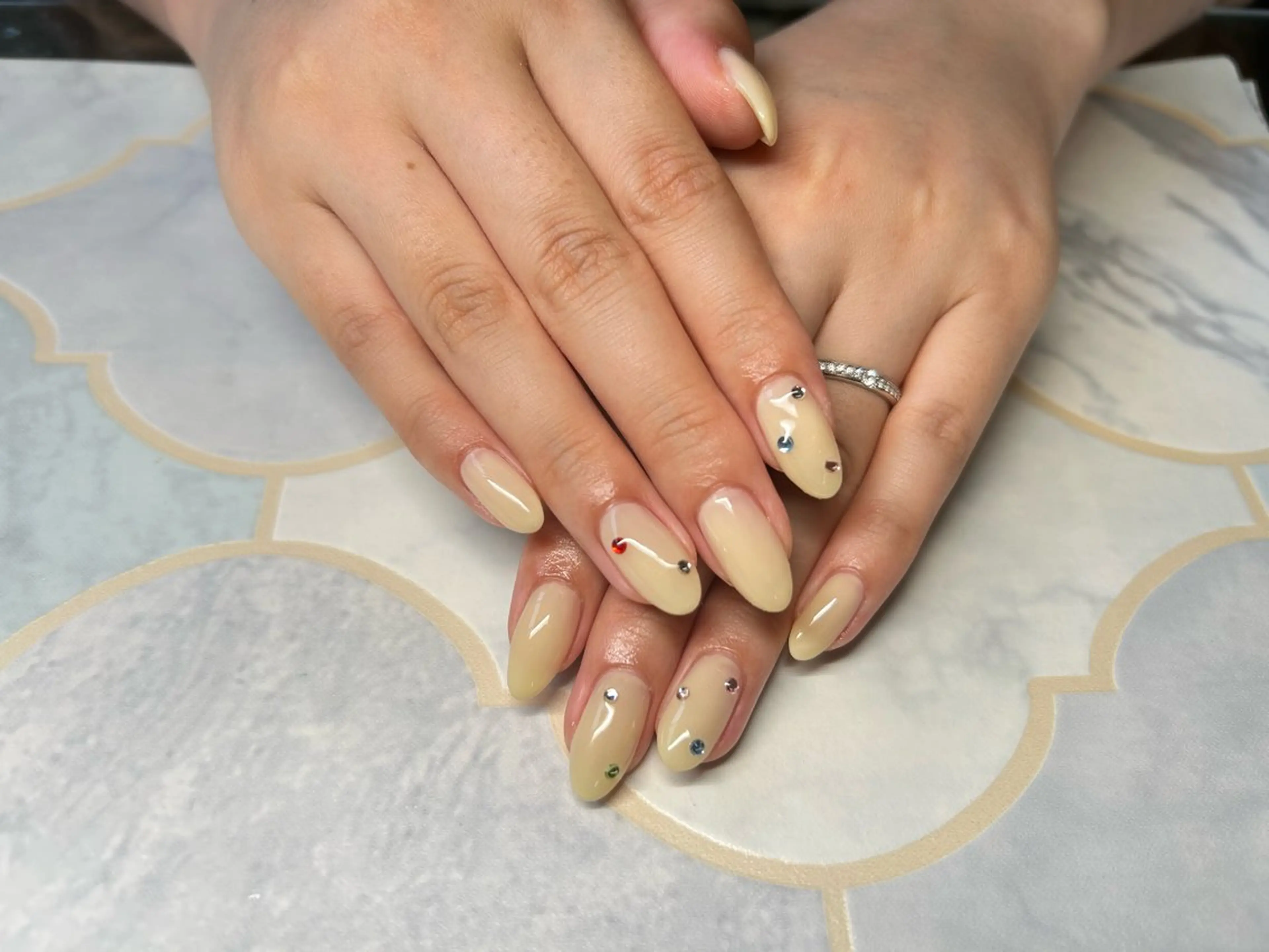 ネイル ワンカラーネイル ハンドネイル Lisa’s Salonのネイルデザイン