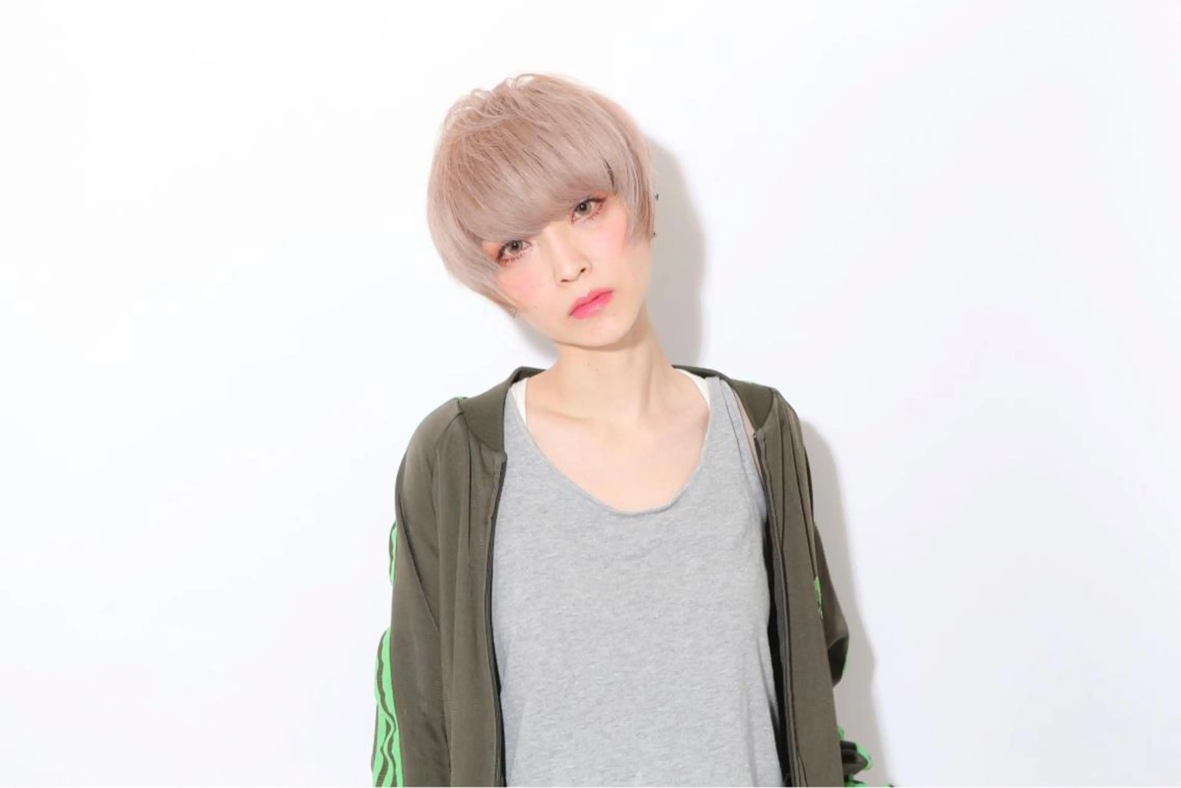 ショート カラー モテ髪透明感❤️ デイズヘアカラーのヘアスタイル