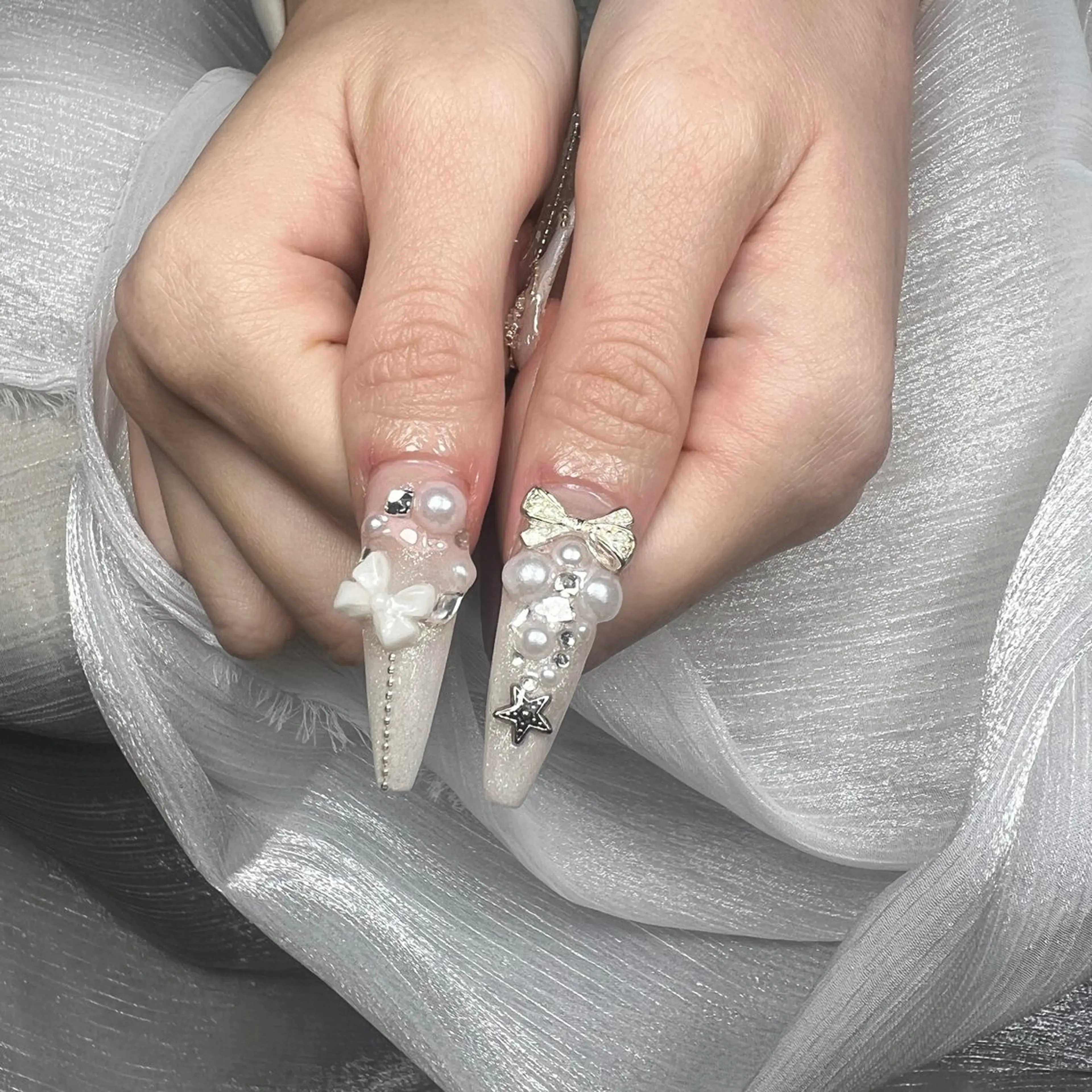 ネイル アートネイル オーロラネイル チークネイル 長さ出し フットネイル ハンドネイル フットネイル ハンドケア Noiranail_ studio川越西口のネイルデザイン