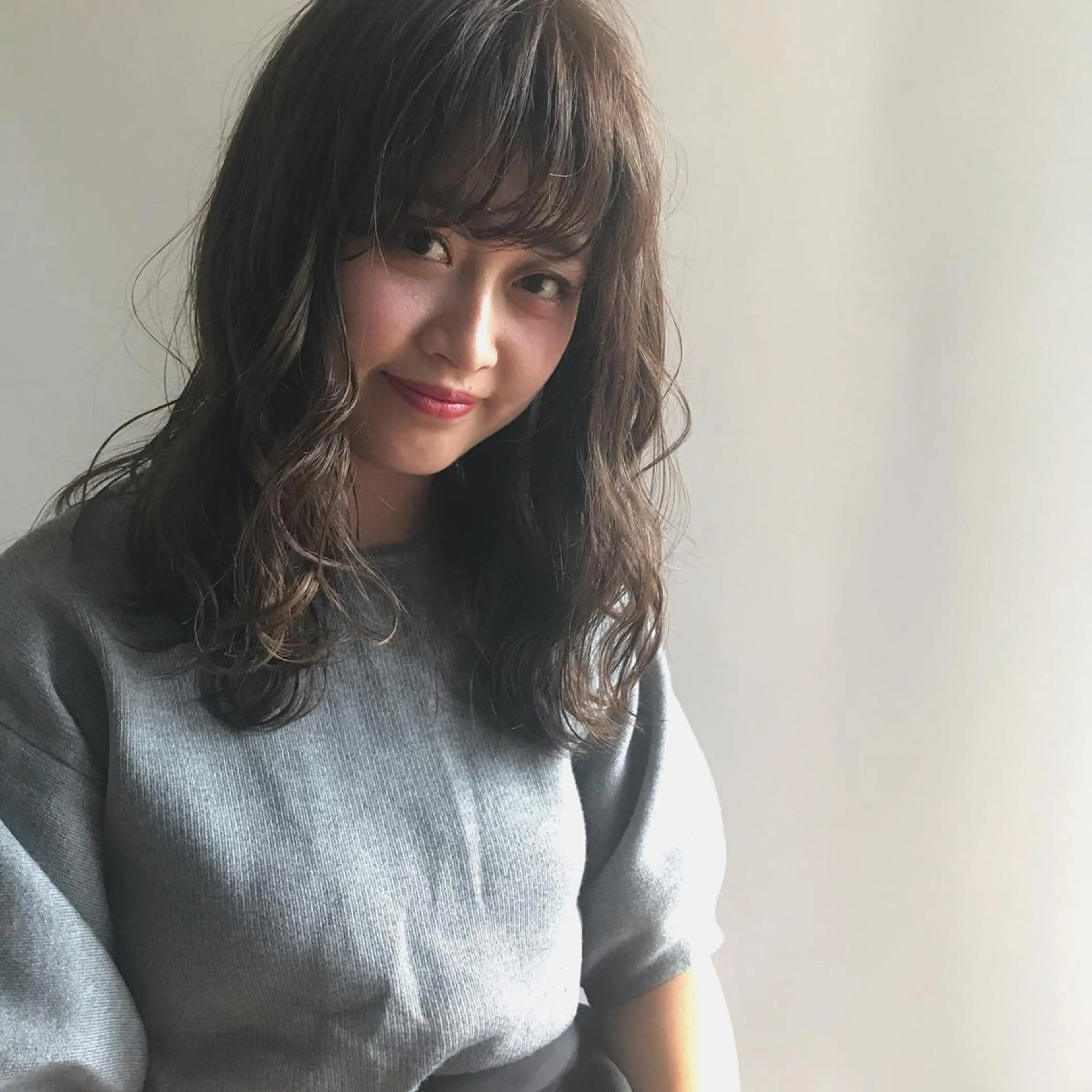 セミロング カラー 日々所属・谷 大地のヘアスタイル