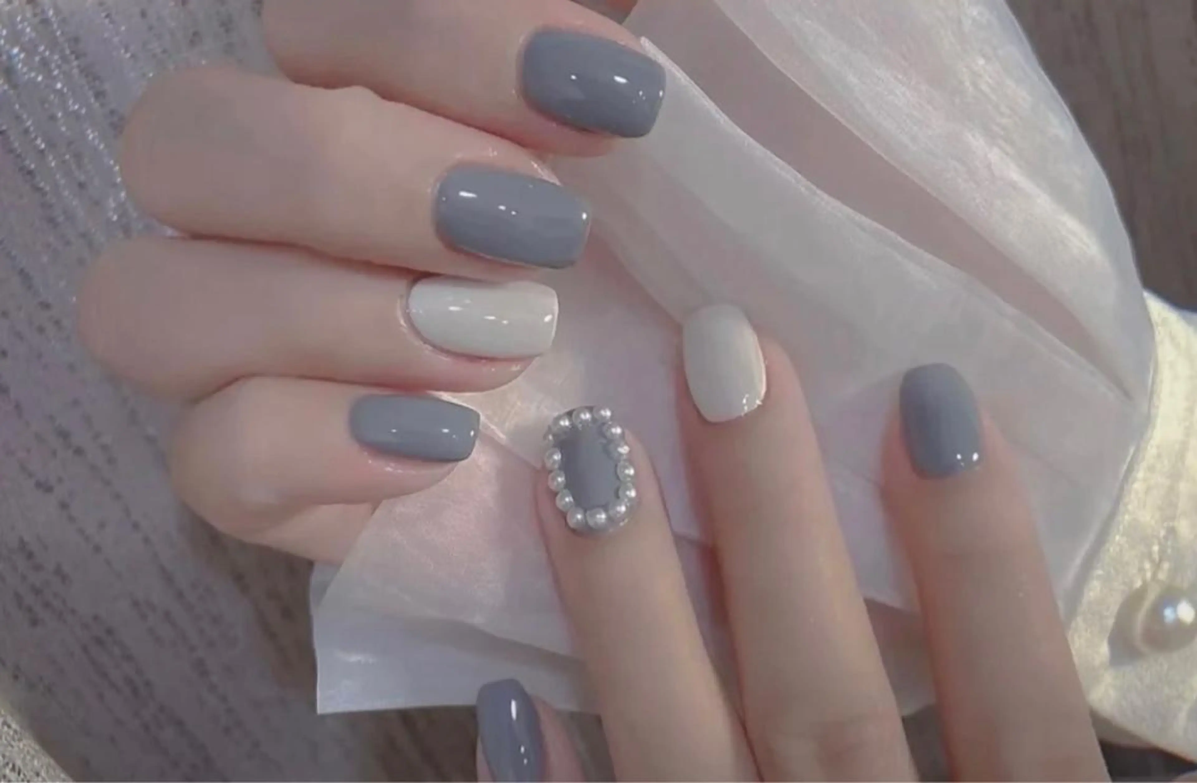 ネイル オーロラネイル べっ甲ネイル クリアネイル 氷ネイル・うるうるネイル 韓国ネイル ハンドネイル KARI ネイルサロンのネイルデザイン