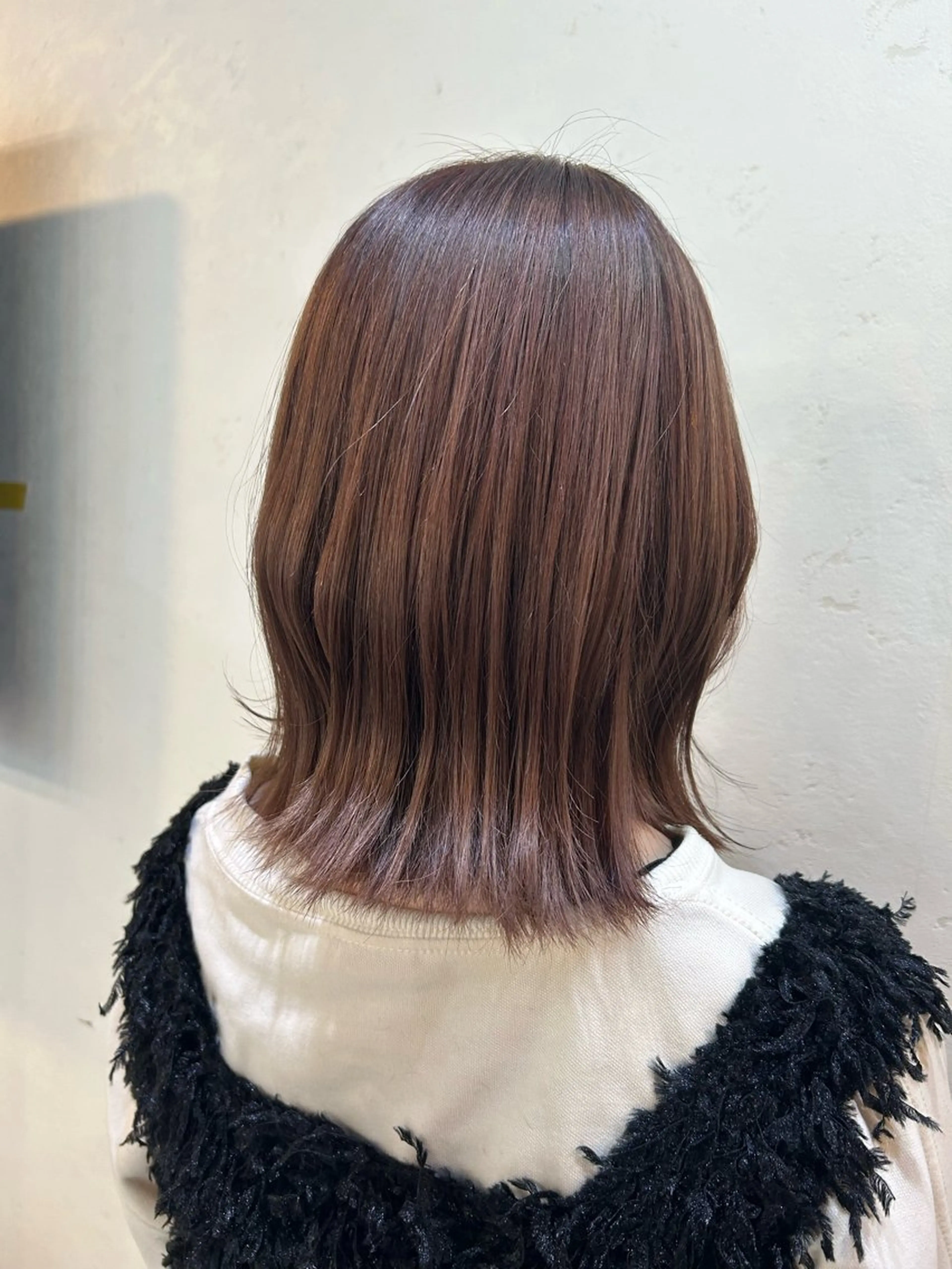 ミディアム カラー ベージュカラー ピンクカラー ピンクベージュ ヘアカラー 荻野 ひなのヘアスタイル