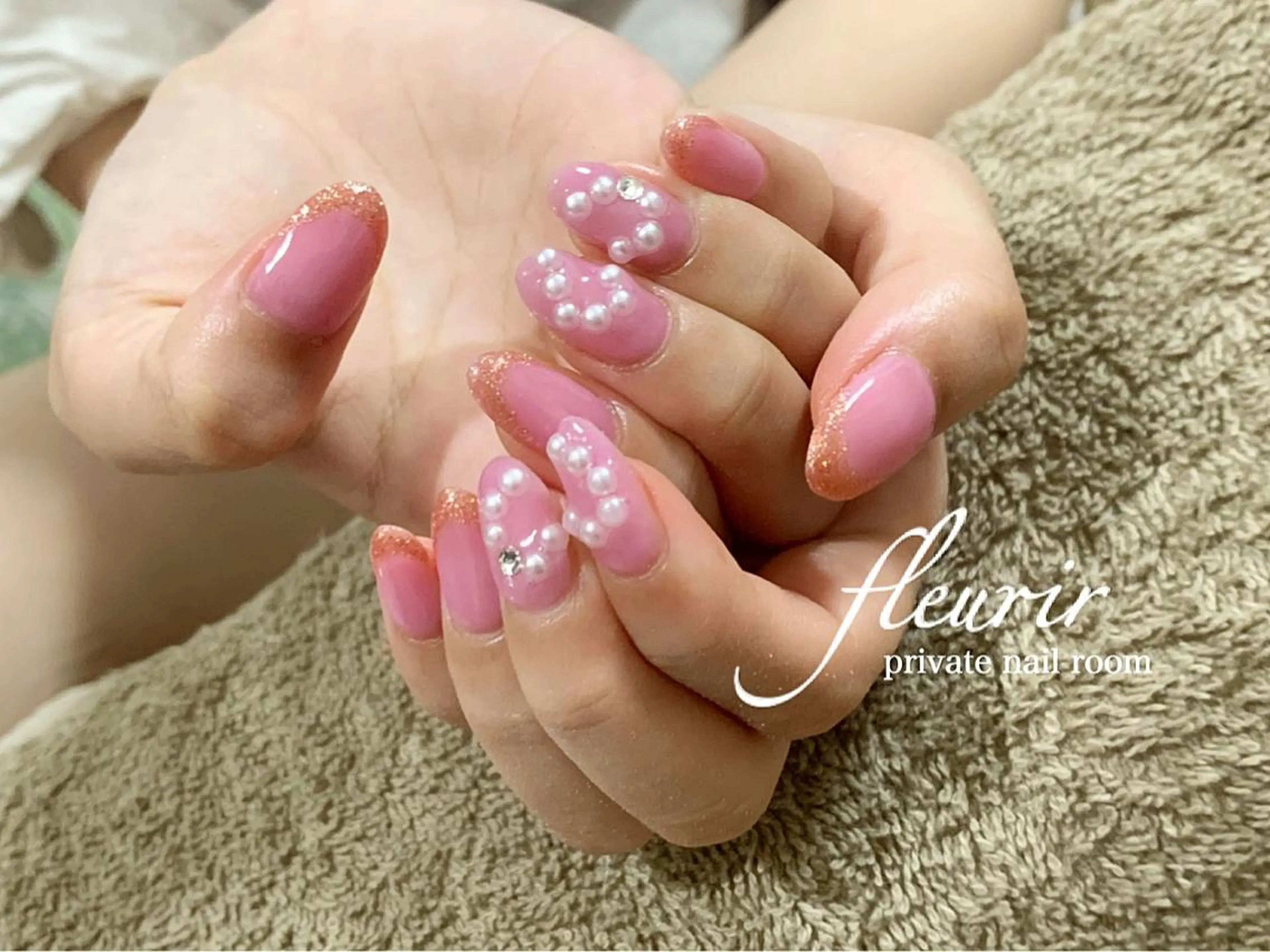 ネイル フレンチネイル ガーリー ラメ(グリッター) ワンカラーネイル シンプルネイル フルリール 【プライベートサロンのネイルデザイン