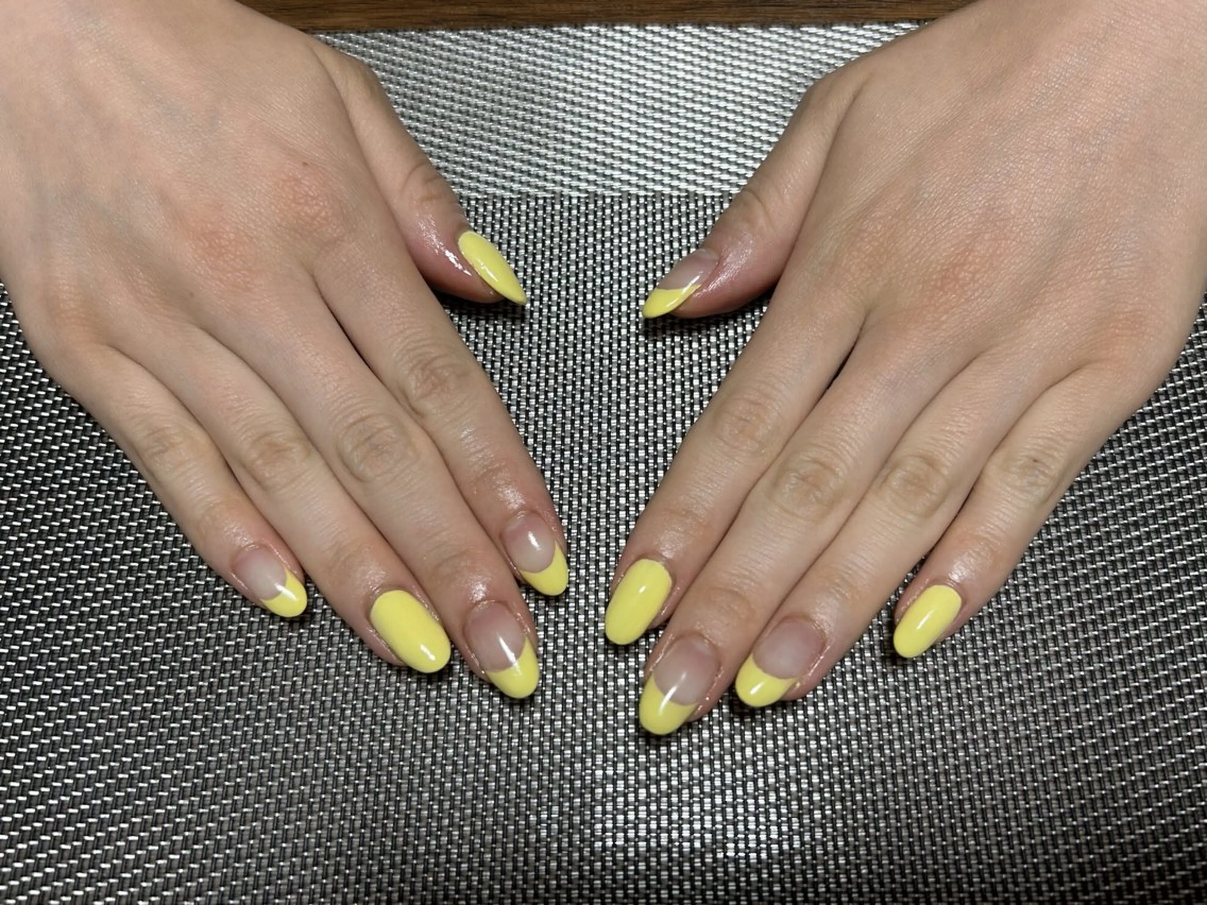ネイル パステルネイル シンプルネイル 黄色 ハンドネイル i nailのネイルデザイン