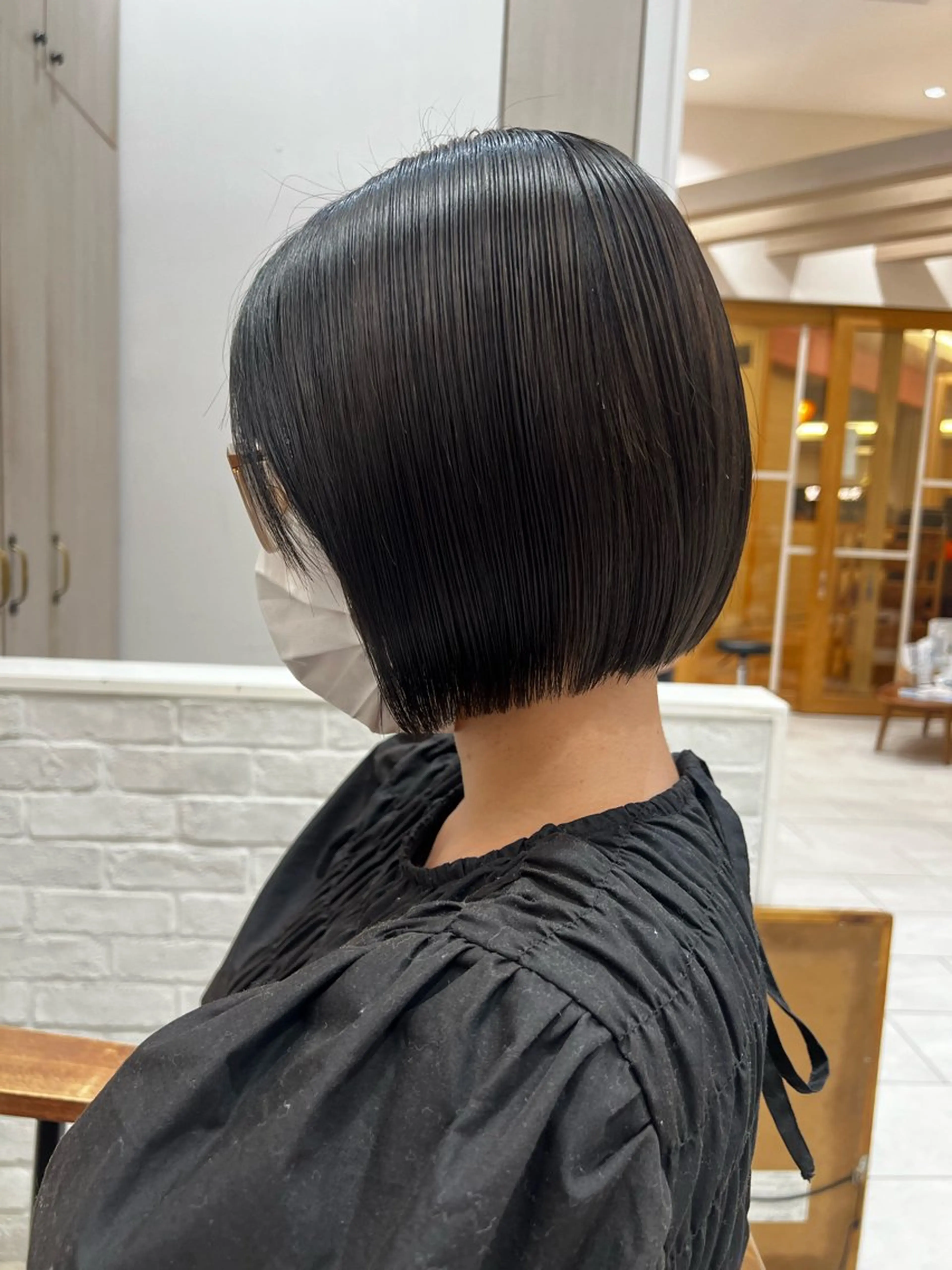 ショート ボブ ハイトーンカラー 中村優成のヘアスタイル