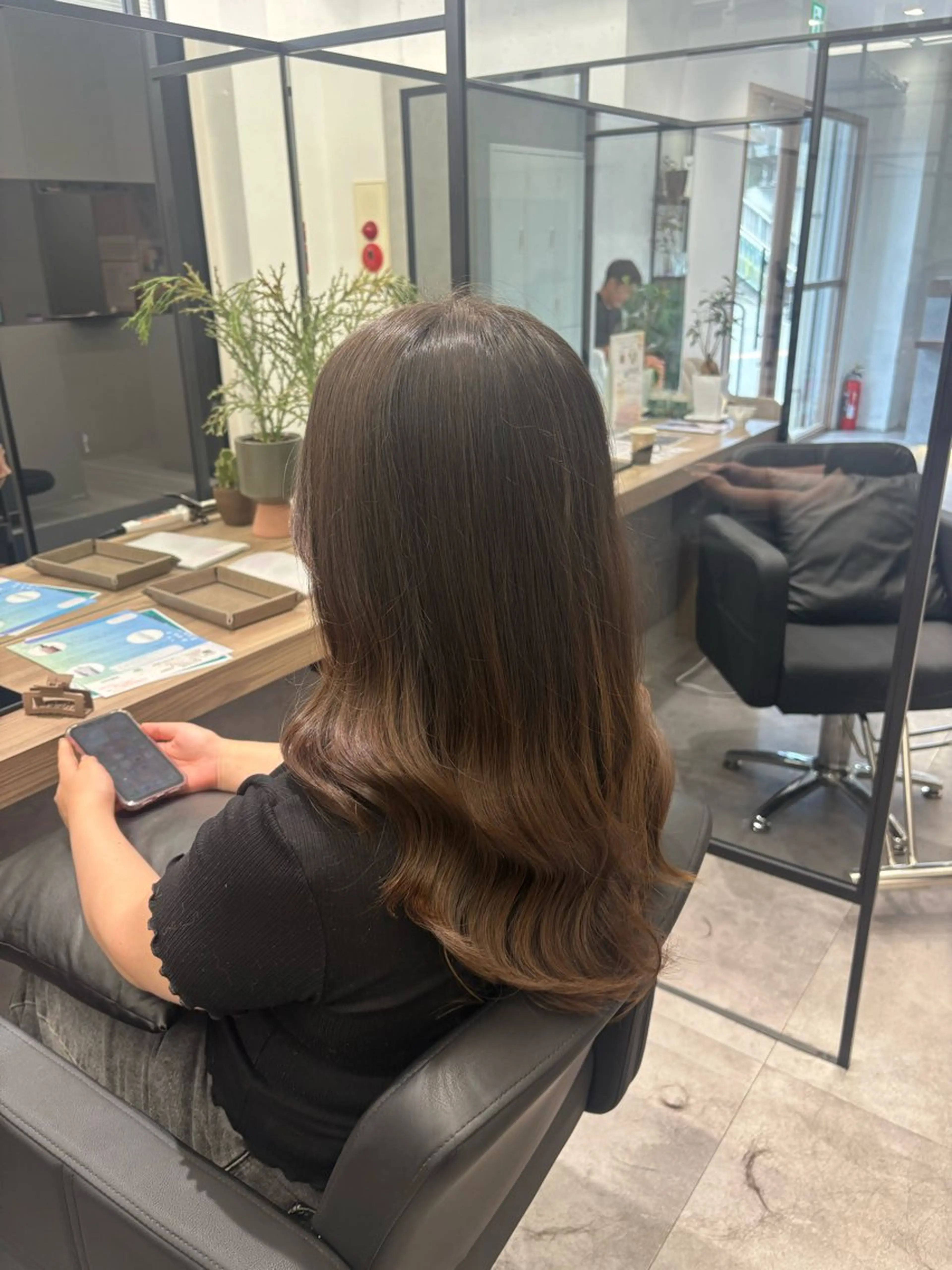 ロング カット Nail &Beauty by UNO伊勢原所属・COCO .のヘアスタイル