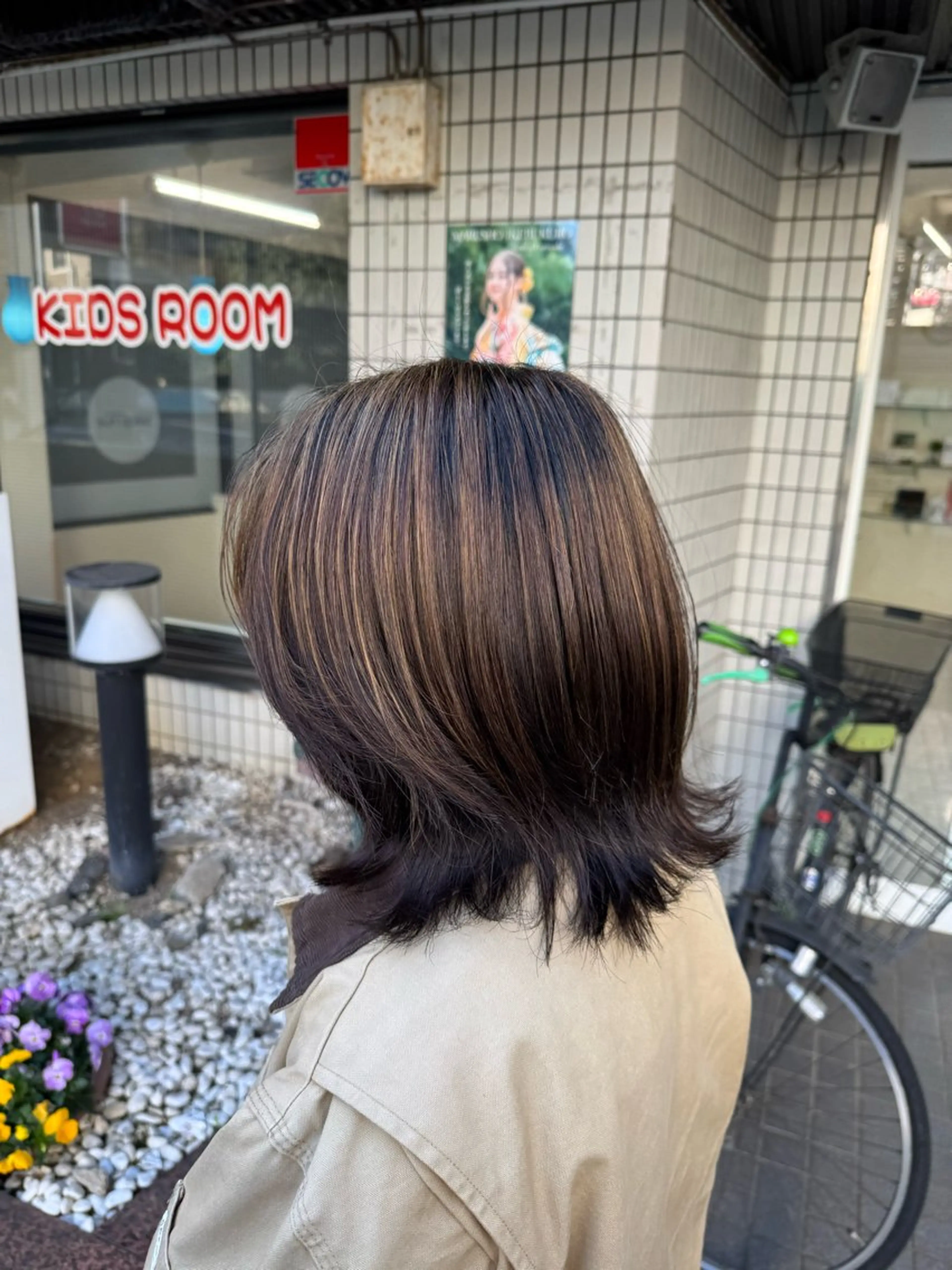 ミディアム カラー ハイライトカラー ハイライト 岡田 桃のマツエク・マツパデザイン