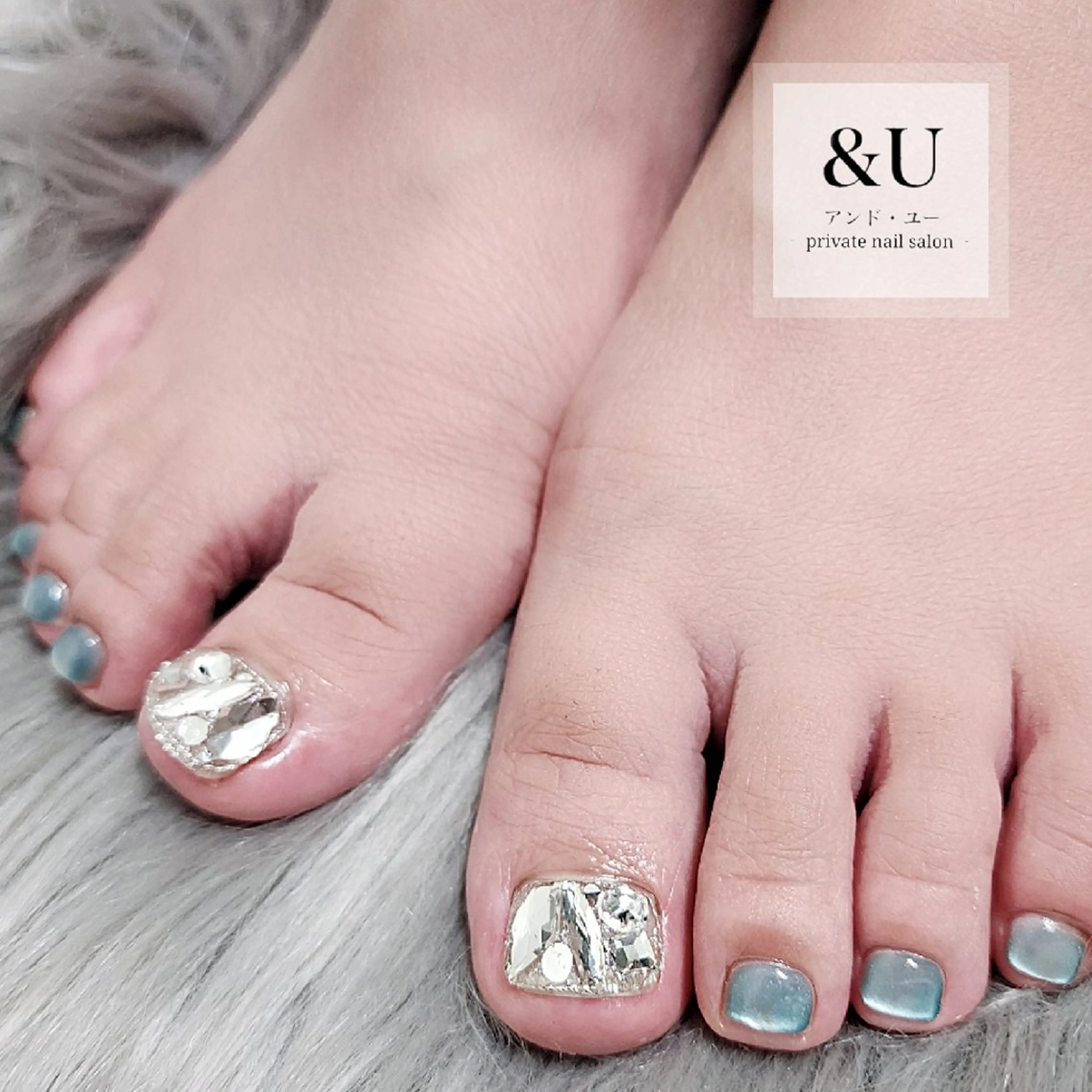 ネイル キラキラネイル フットネイル ＆Ｕ (アンド・ユー)のネイルデザイン