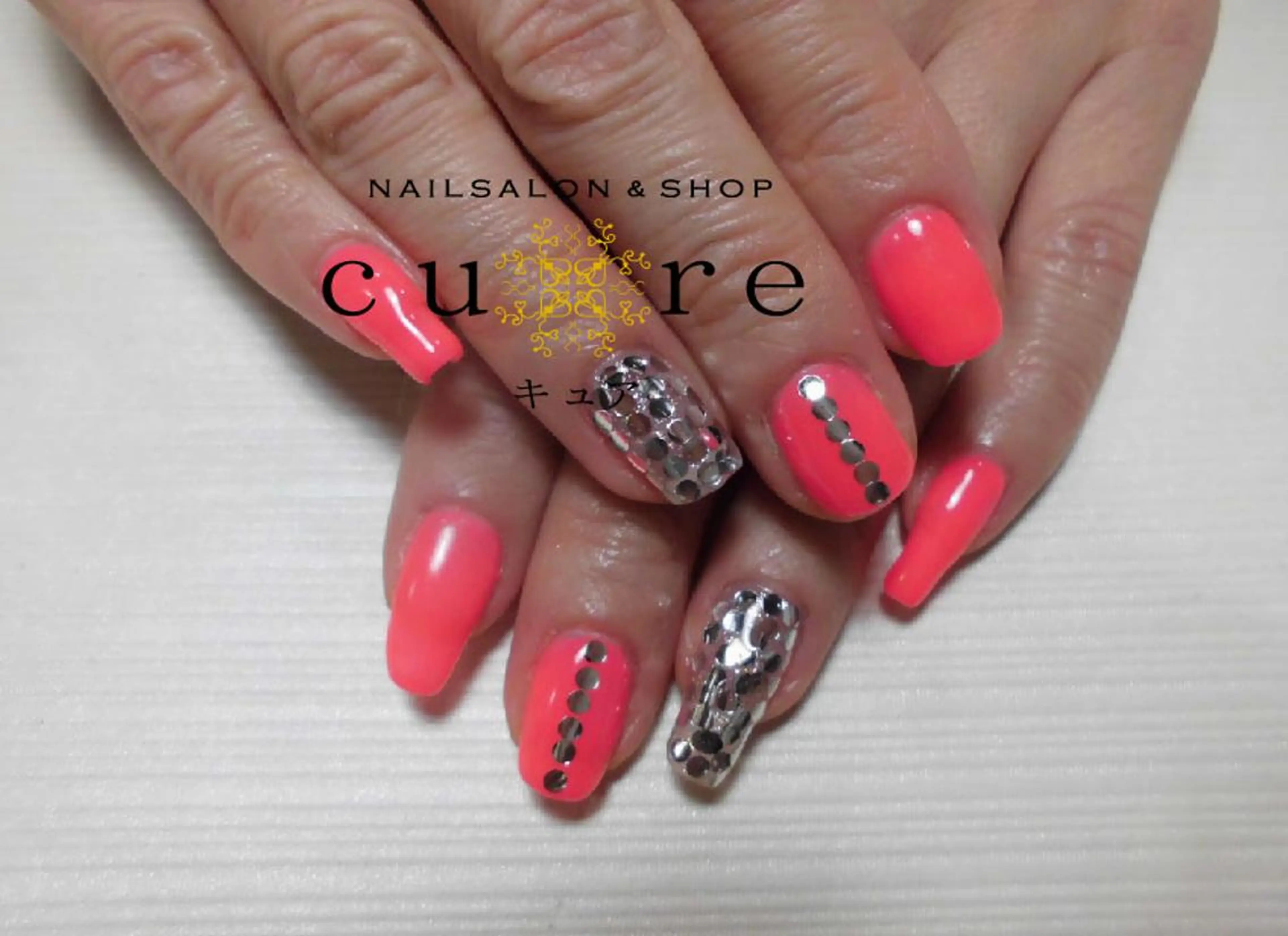 ミディアム ネイル ハンドネイル ネイルサロン Cureのネイルデザイン