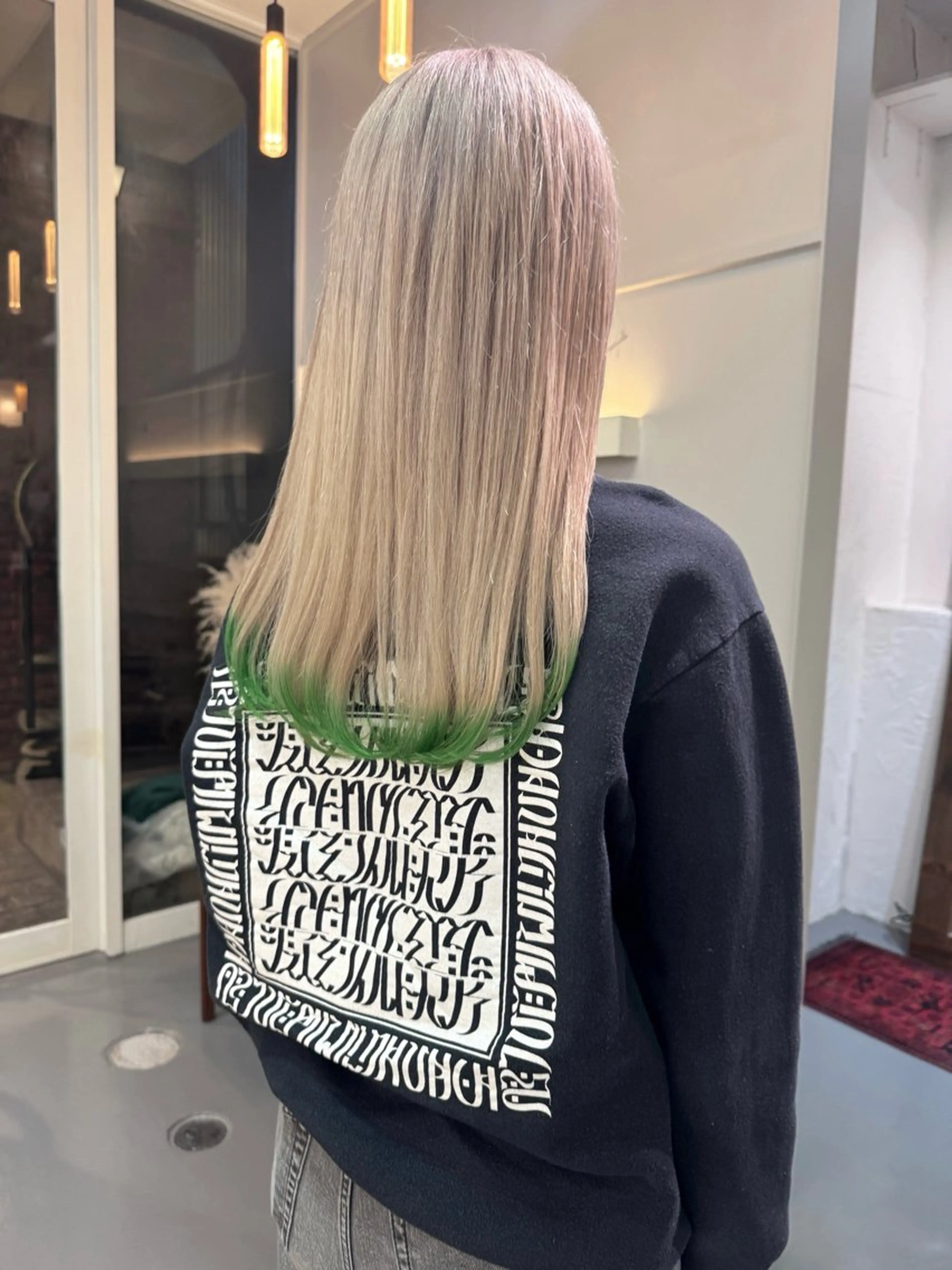 ロング カラー ベージュカラー ブリーチ 透明感カラー ダブルカラー ハイトーンカラー カット ヘアカラー トリートメント ooit所属・ooit 【オーイット】のヘアスタイル