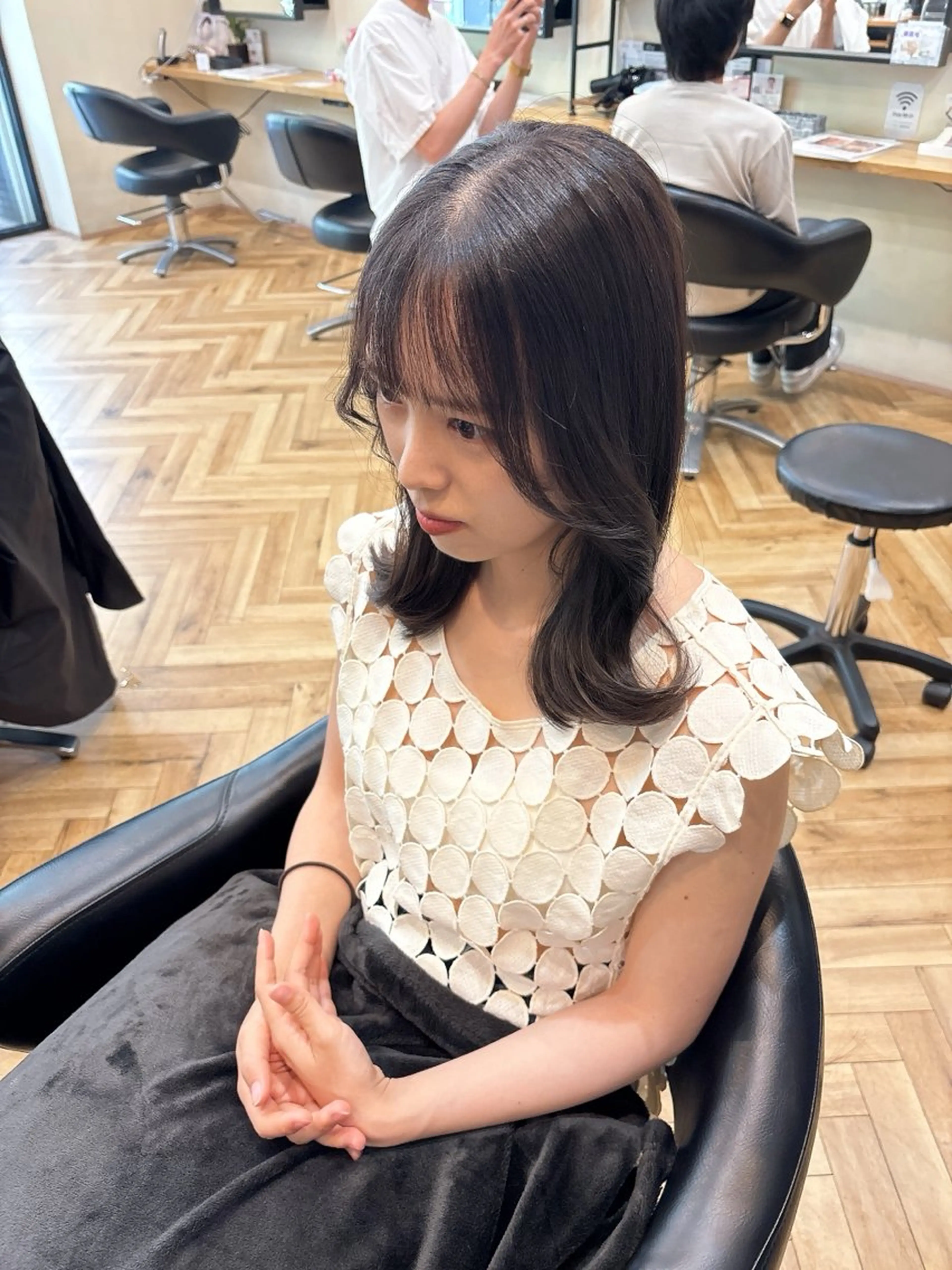 ミディアム カット ヘアカラー トリートメント 韓国ヘア/レイヤー 🇰🇷/艶髪/長橋のヘアスタイル