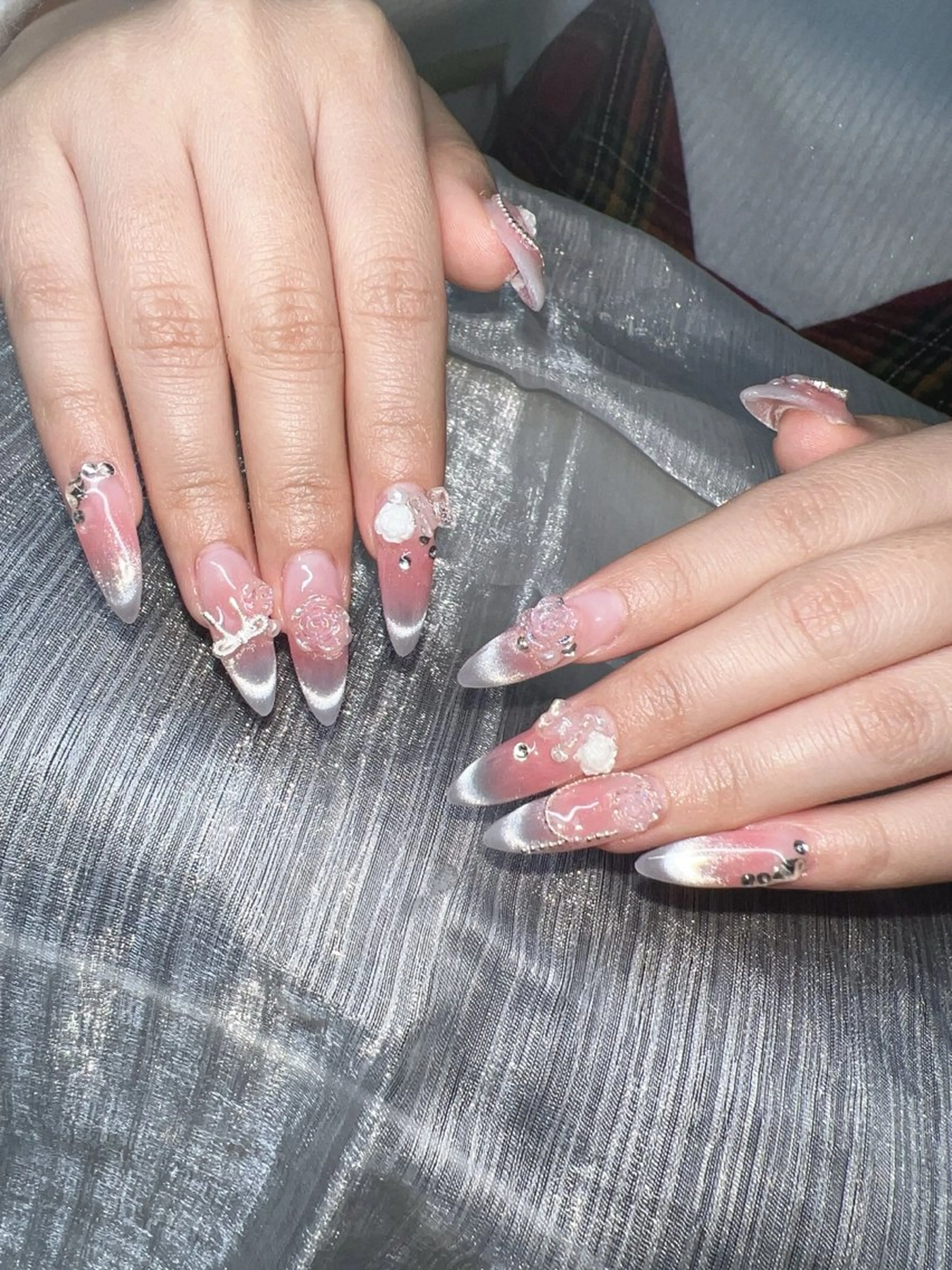 ネイル Lee Nailsのネイルデザイン