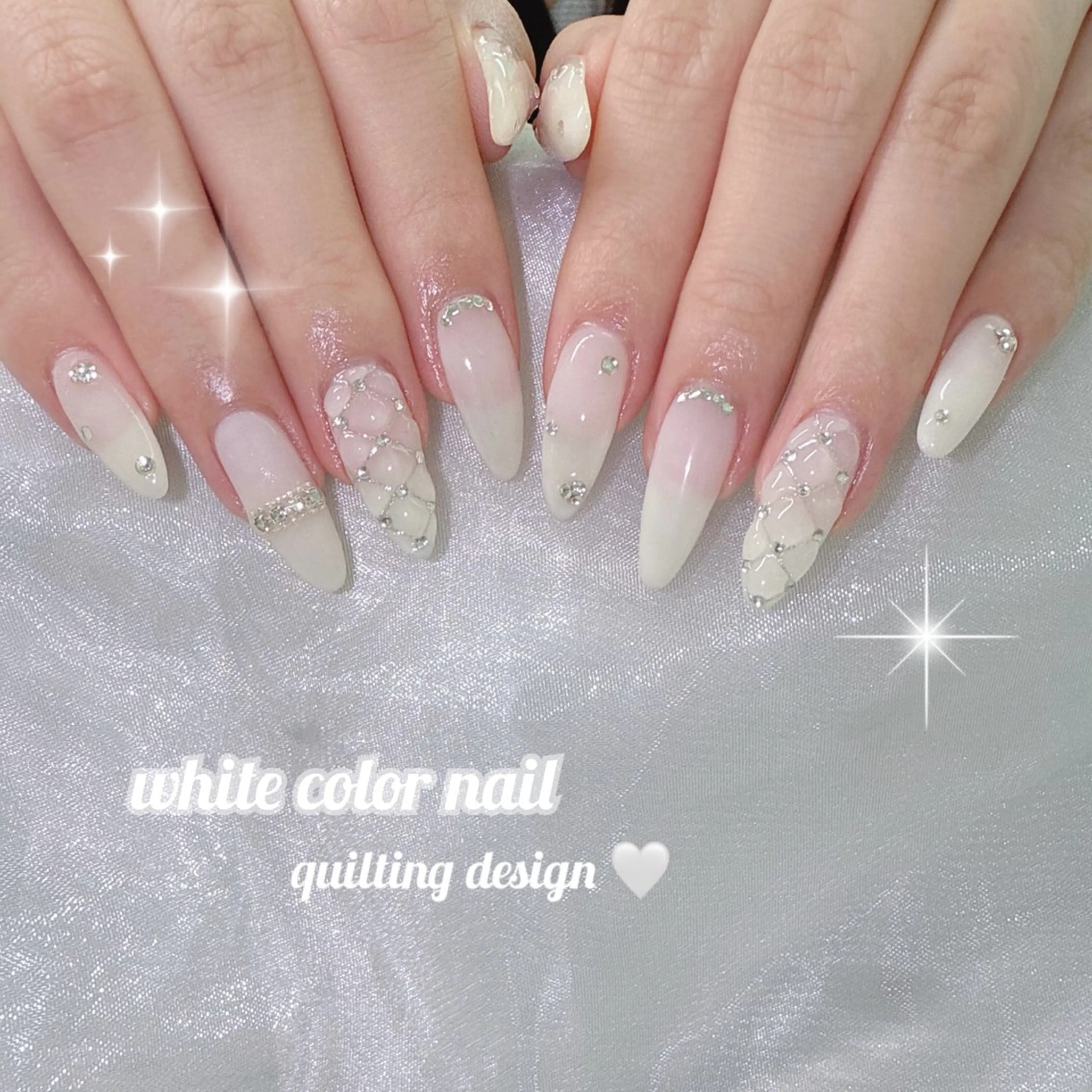 ネイル 韓国ネイル 冬ネイル クリスマス ちゅるんネイル‎🤍 miyuのネイルデザイン