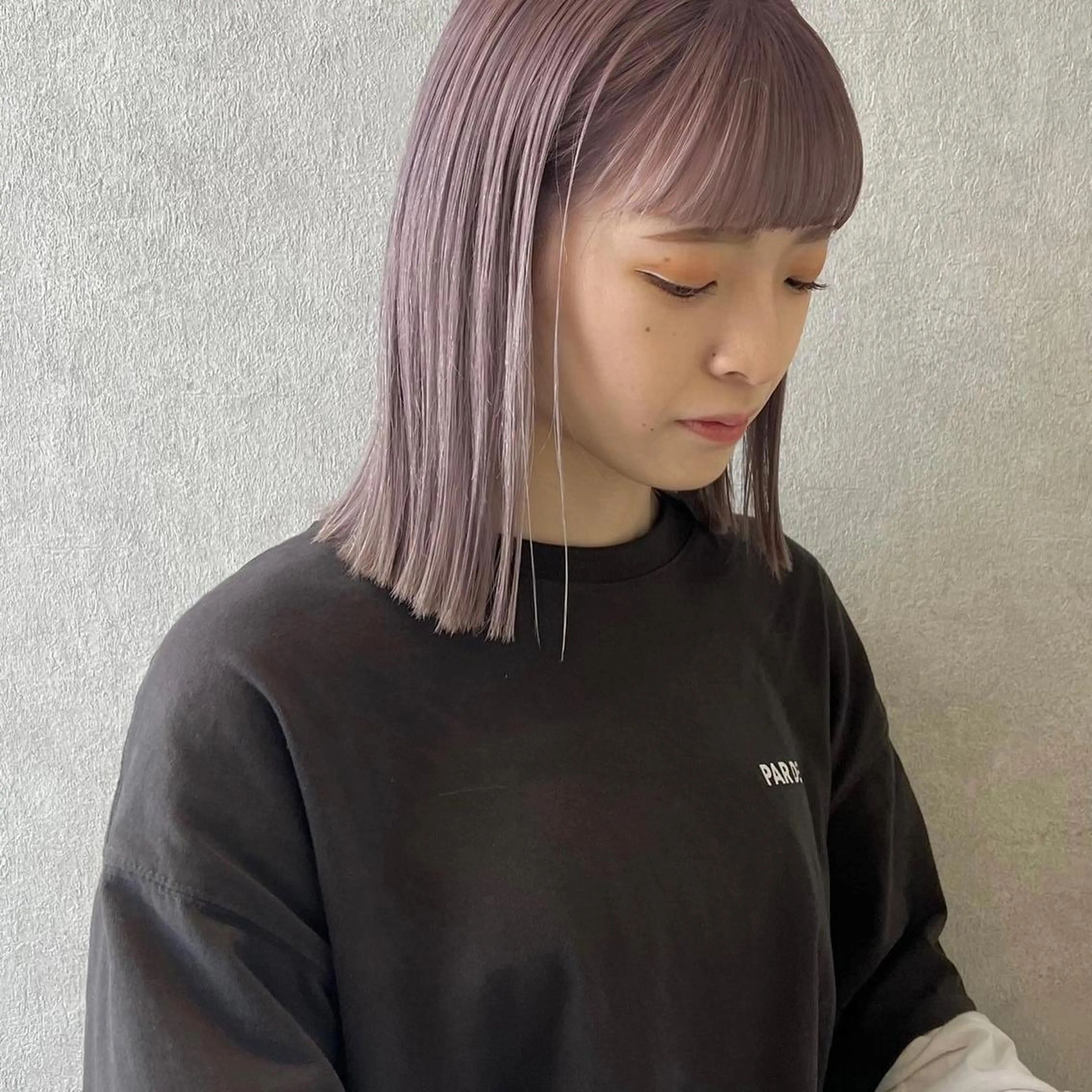 ミディアム カラー アッシュ ベージュカラー グレージュ ラベンダーカラー ラベンダーグレージュ ANNA /艶髪/ハイトーンのヘアスタイル