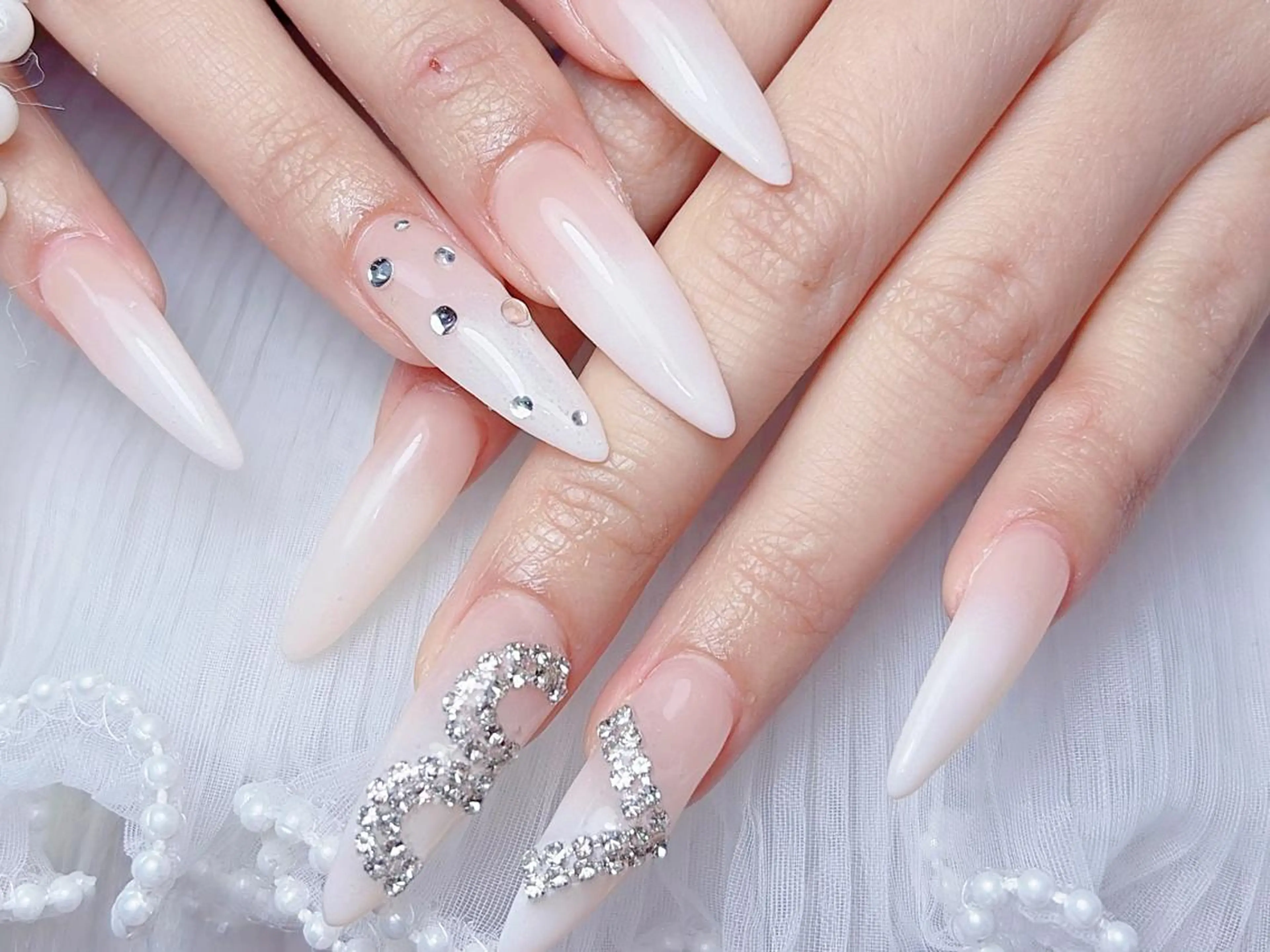 ネイル アートネイル オーロラネイル 長さ出し フットネイル ガーリー りん か🍄のネイルデザイン