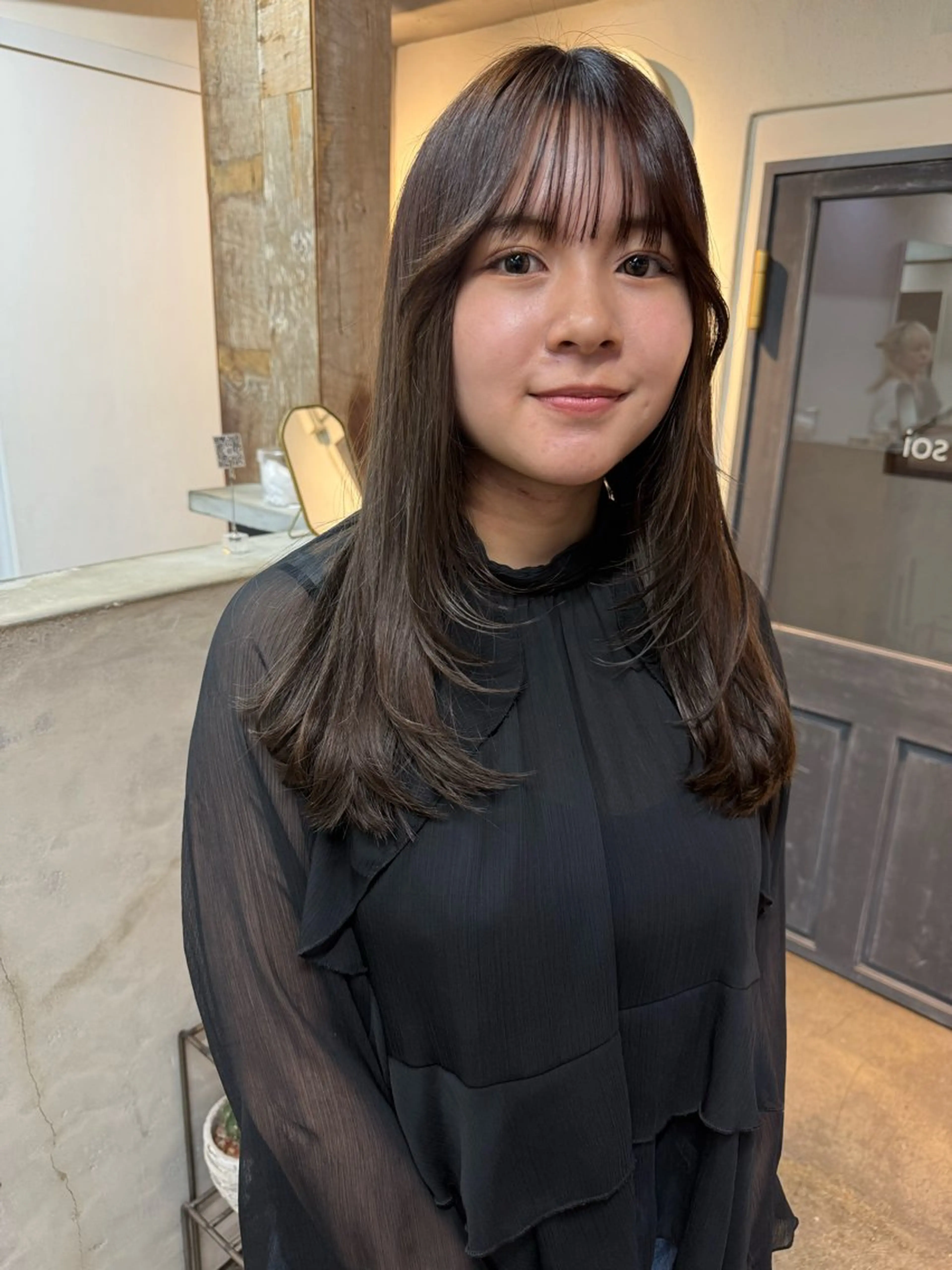 ロング カラー グレージュ オリーブグレージュ オリーブグレー 顔まわりレイヤー レイヤーカット カット ヘアカラー 森貴裕/ベージュ/ パーマ/オリーブのヘアスタイル