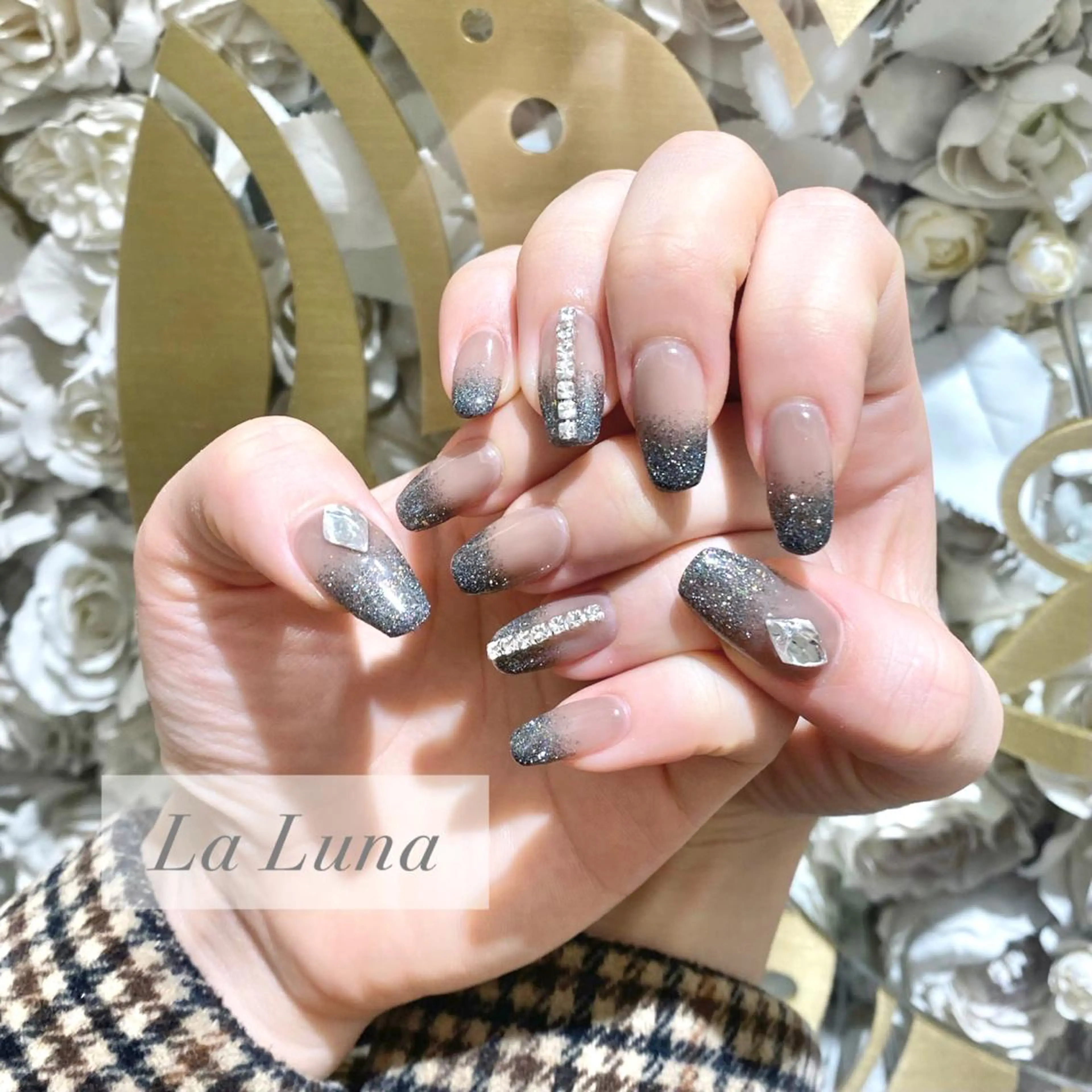 ネイル マツエク・マツパ ラメ(グリッター) ラメグラデーション ＬａＬｕｎａ🌙 natsukiのネイルデザイン