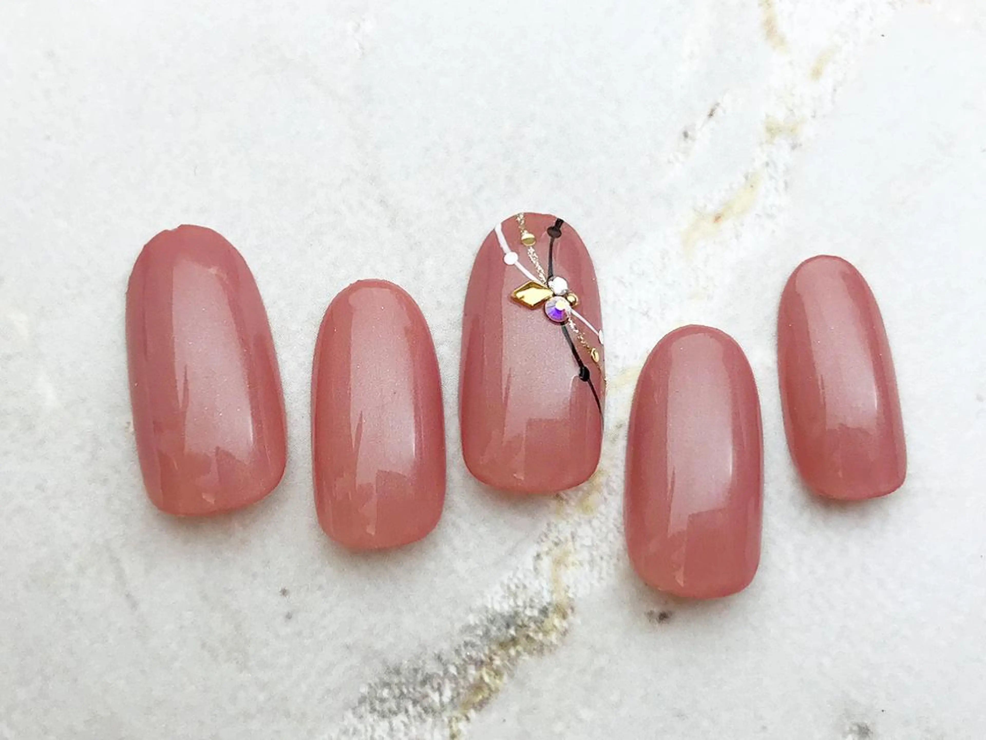 ネイル リセ有楽町店 ネイリストのネイルデザイン