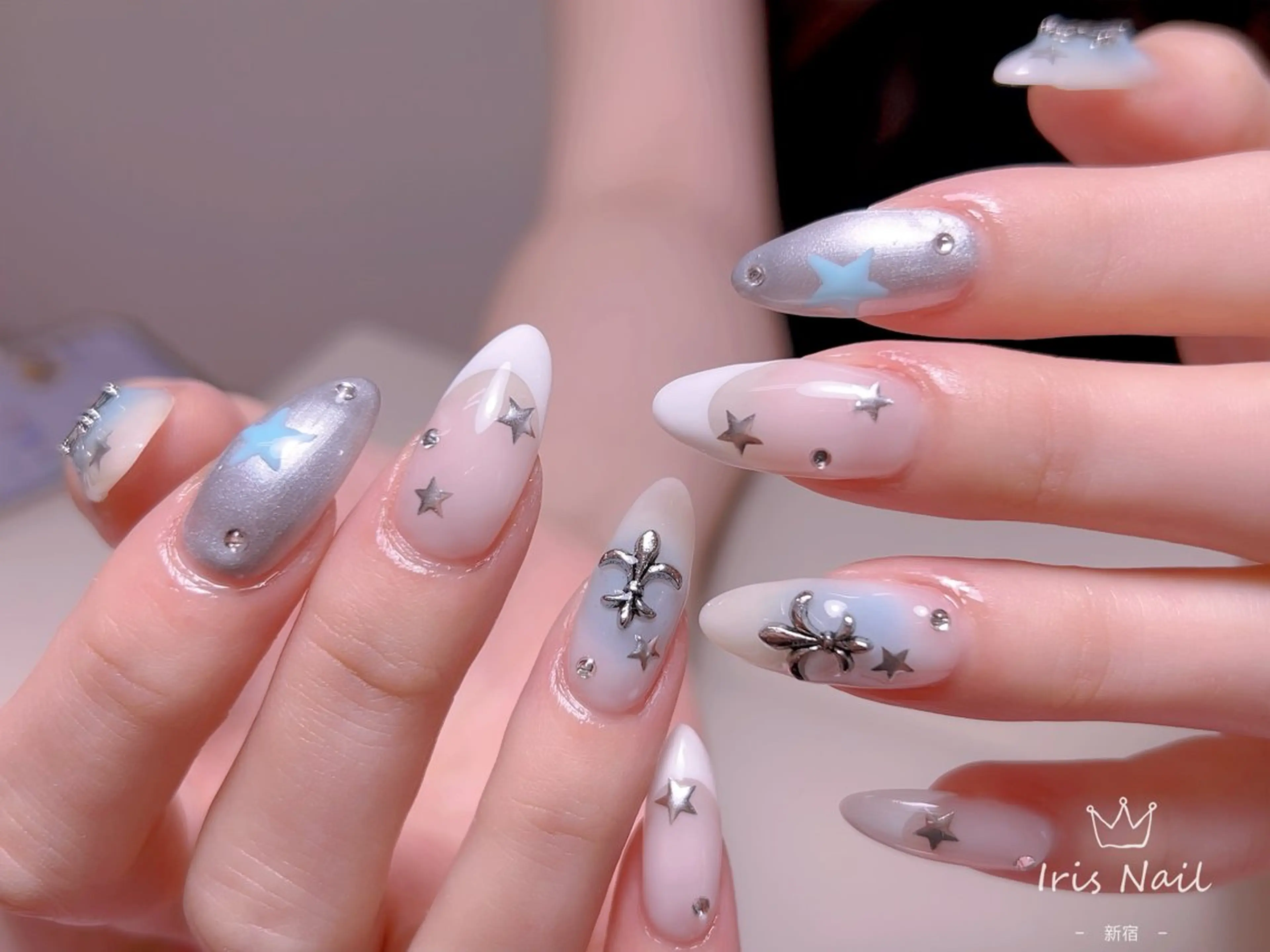 ネイル フレンチネイル ジェルネイル グラデーション 韓国ネイル マグネットネイル ハンドネイル 【長さ出し】 IRIS NAILのネイルデザイン