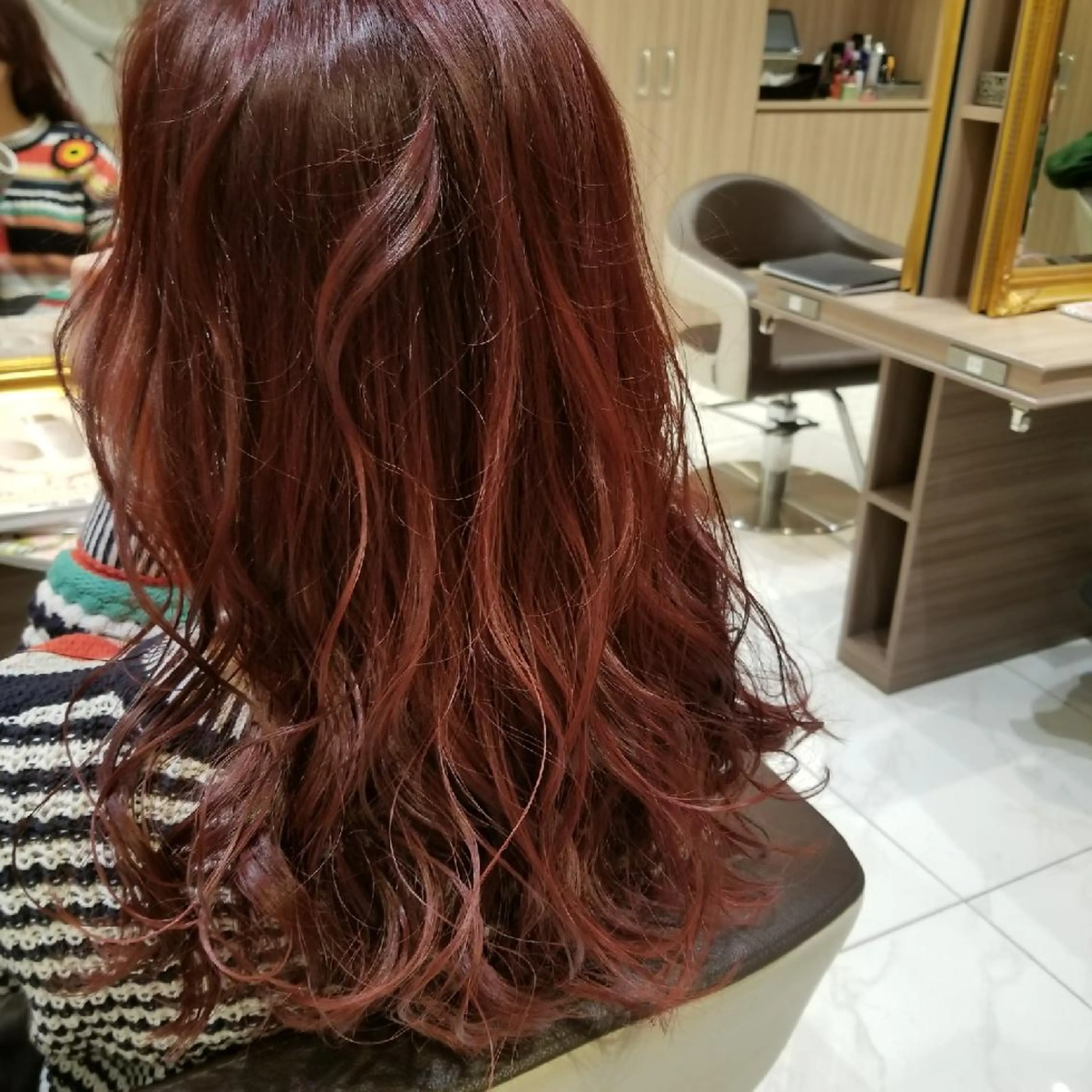 カラー セミロング ハイライトカラー レッドカラー ハイライト Ash 店長　山下達也のヘアスタイル