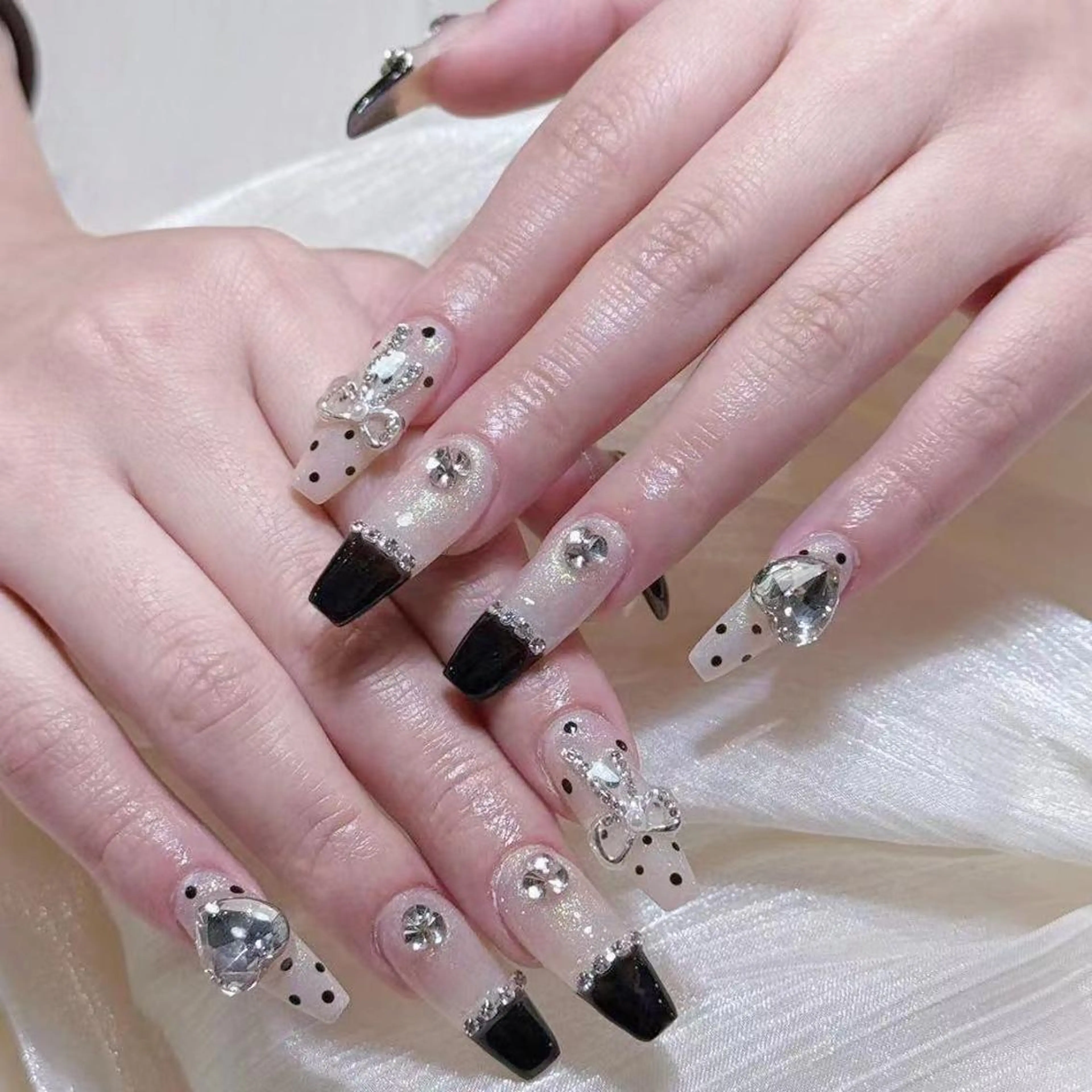 ネイル ハンドネイル ハンドケア Diamond 🚢のネイルデザイン