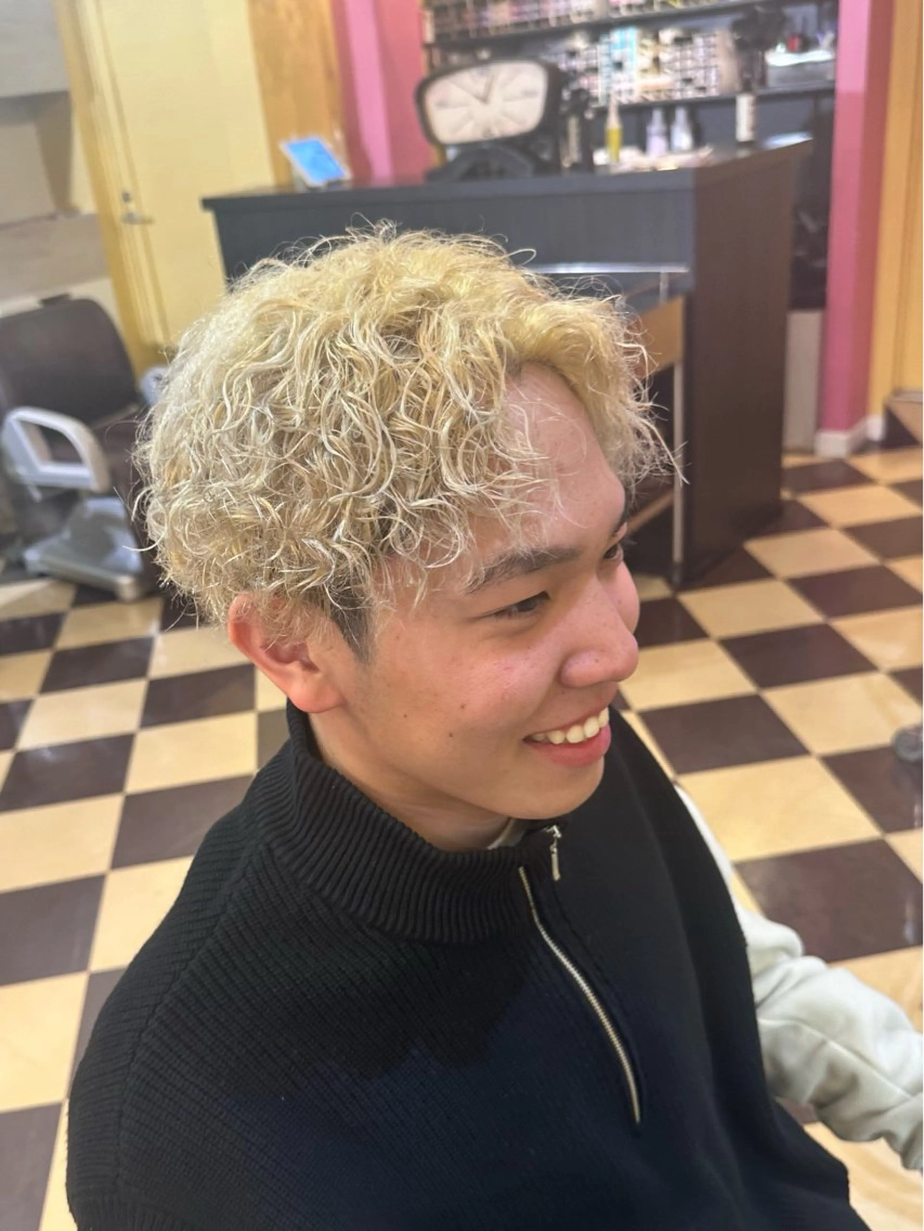 カラー パーマ ブリーチ 抜きっぱなしブロンド デザインカラー/中性 ウルフ/mitsuのヘアスタイル