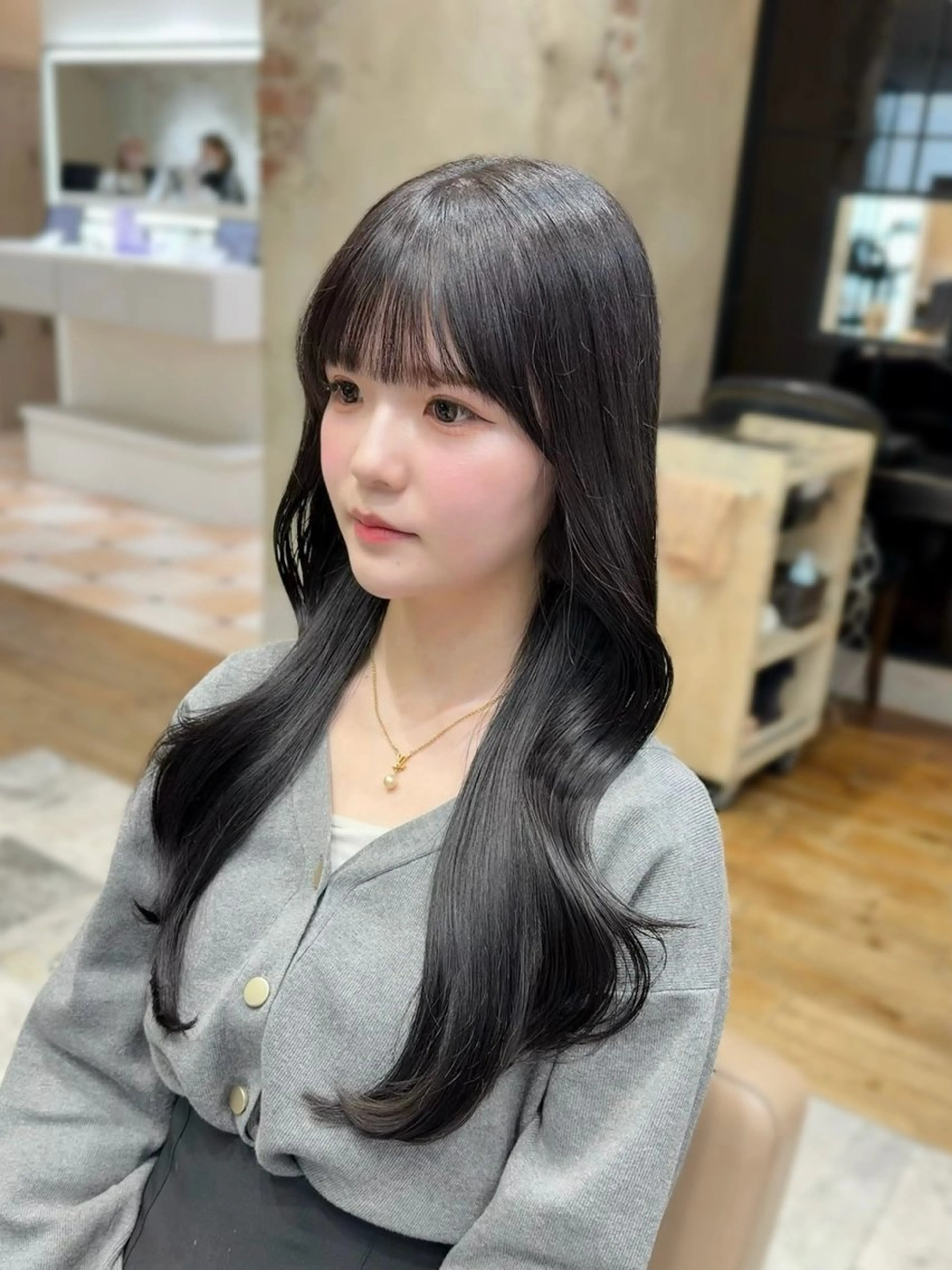 ロング ロングレイヤー くびれヘア 韓国風ヘア レイヤーカット ロング カット ヘアカラー トリートメント 🧡くびれヘア/前髪 顔周り🧡久原結衣のヘアスタイル