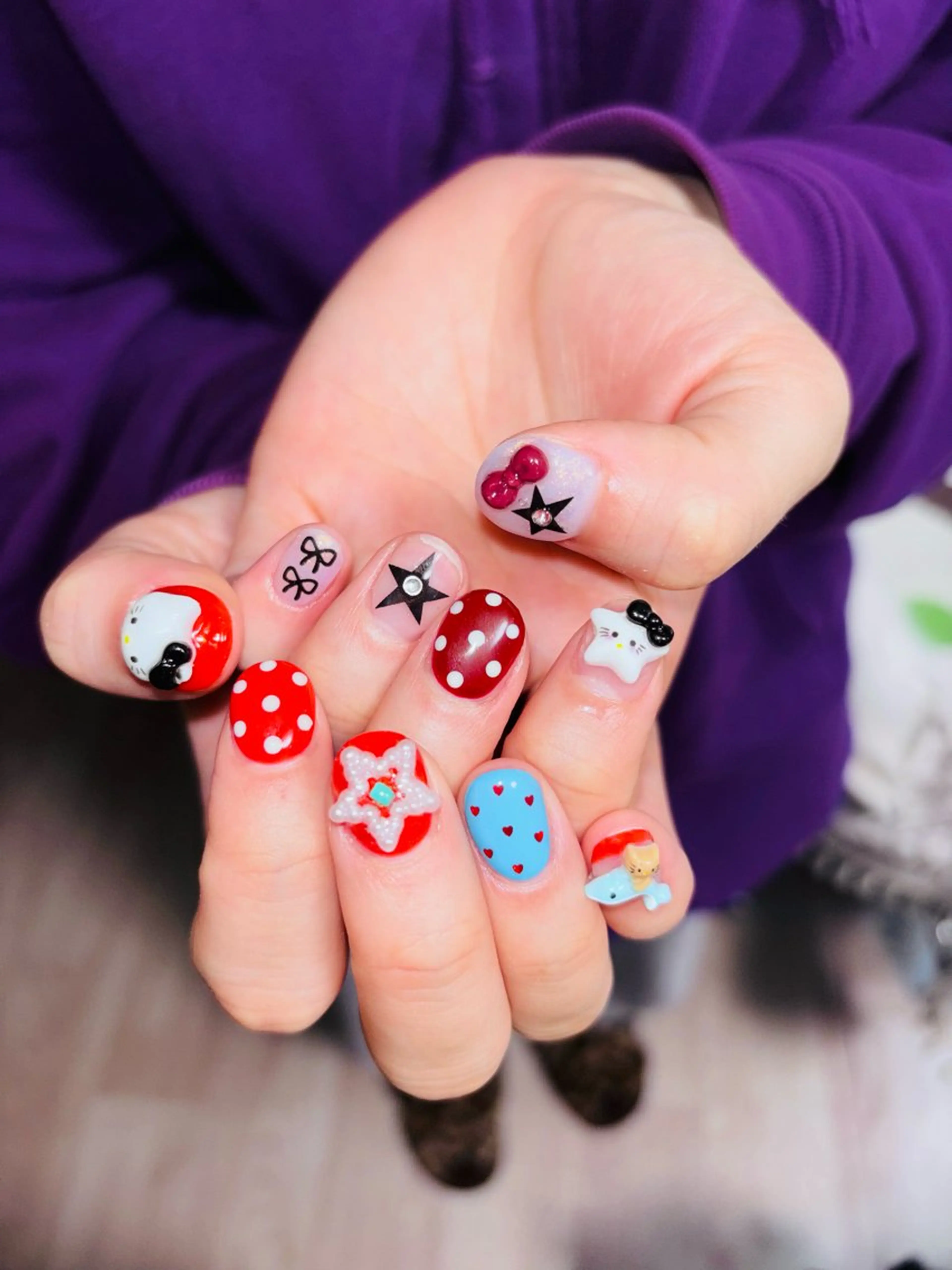 ネイル ドット ガーリー 韓国ネイル 赤色 シンプルネイル 銀河屋の猫所属・銀河屋 の猫のネイルデザイン