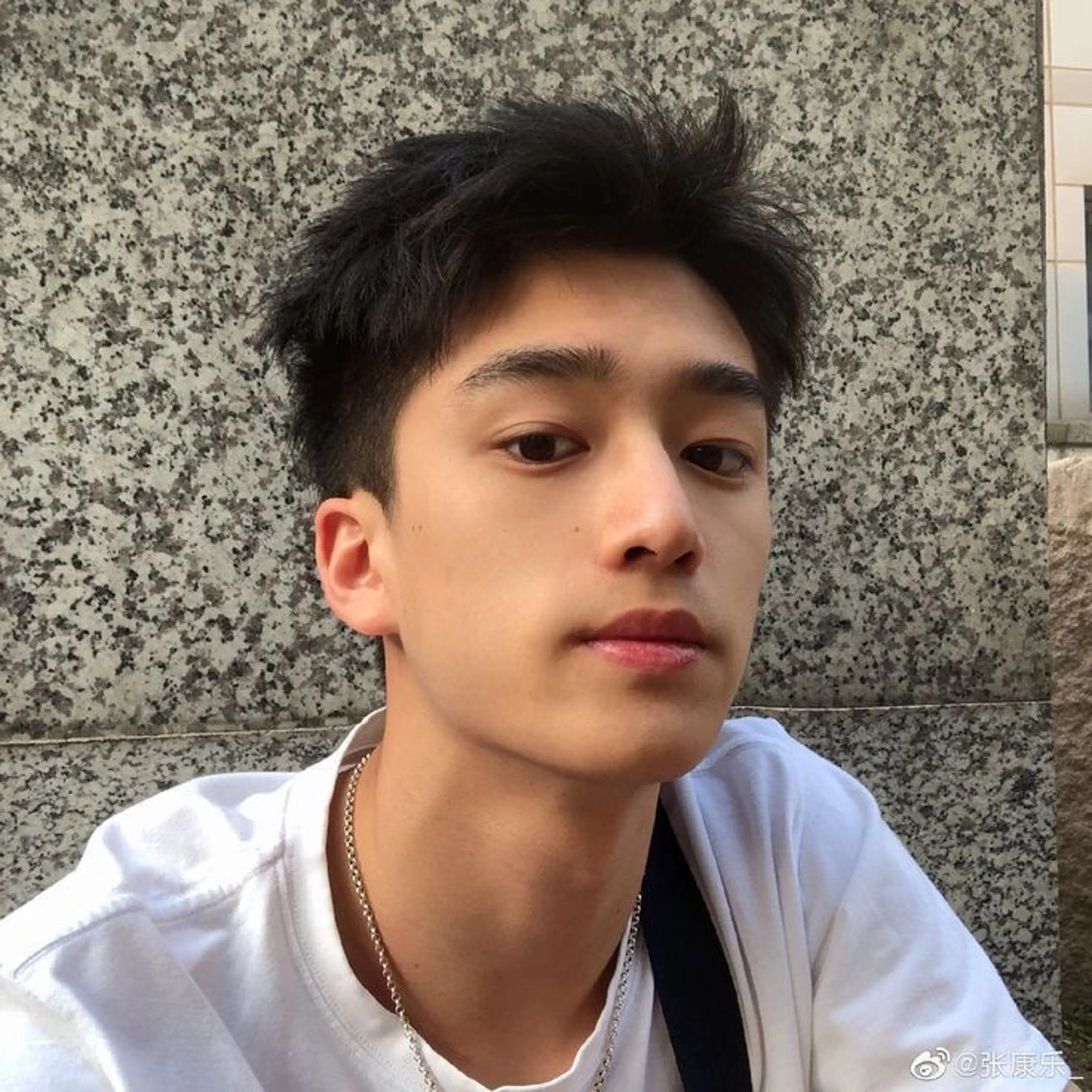 加藤木麻彩 NEROのヘアスタイル