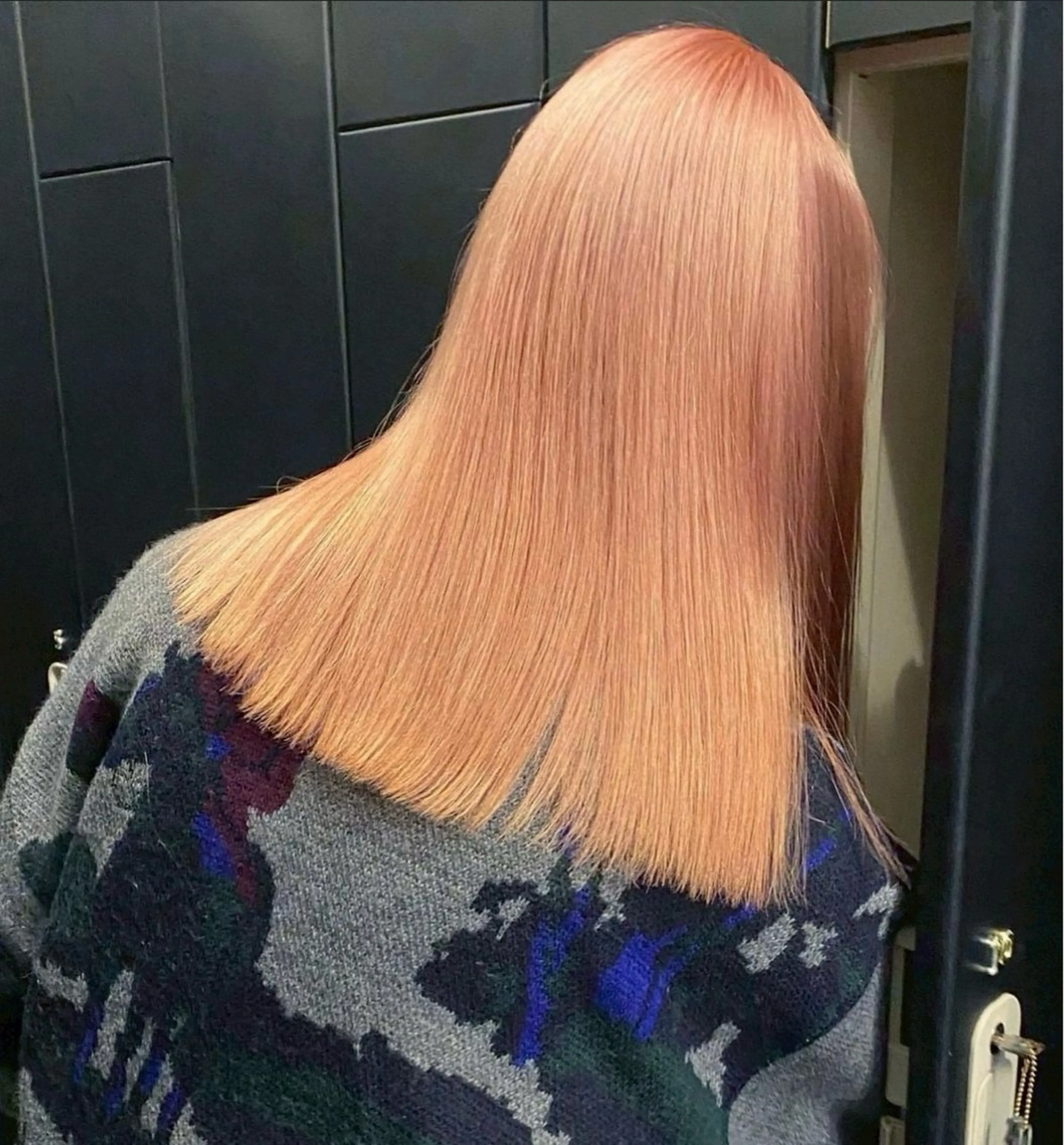 セミロング カット ヘアカラー 💖saki ケアブリーチ💖のヘアスタイル