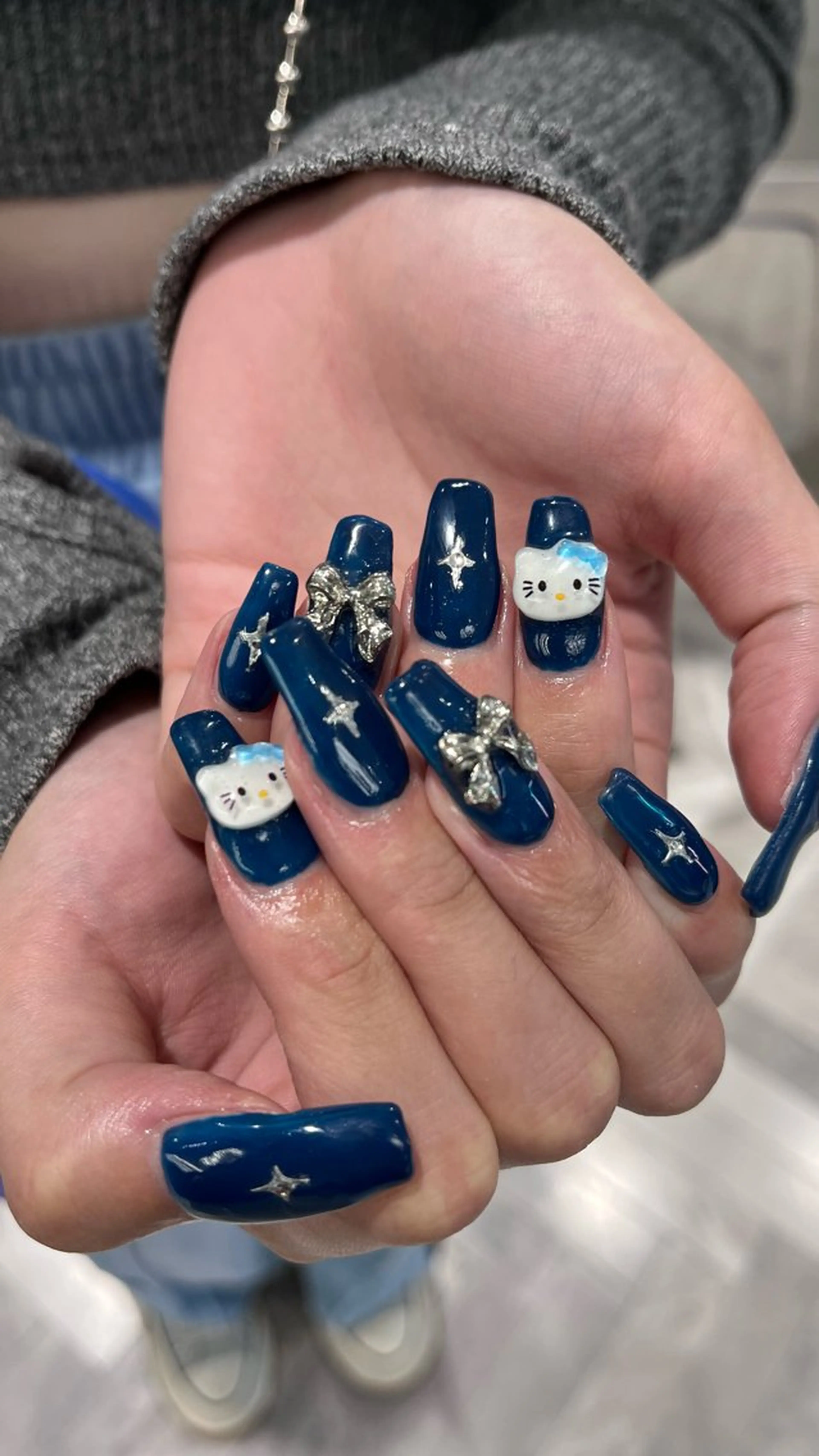ネイル ネイビー シルバー mai🤍縮毛酸性ス トレート/アイリストのヘアスタイル