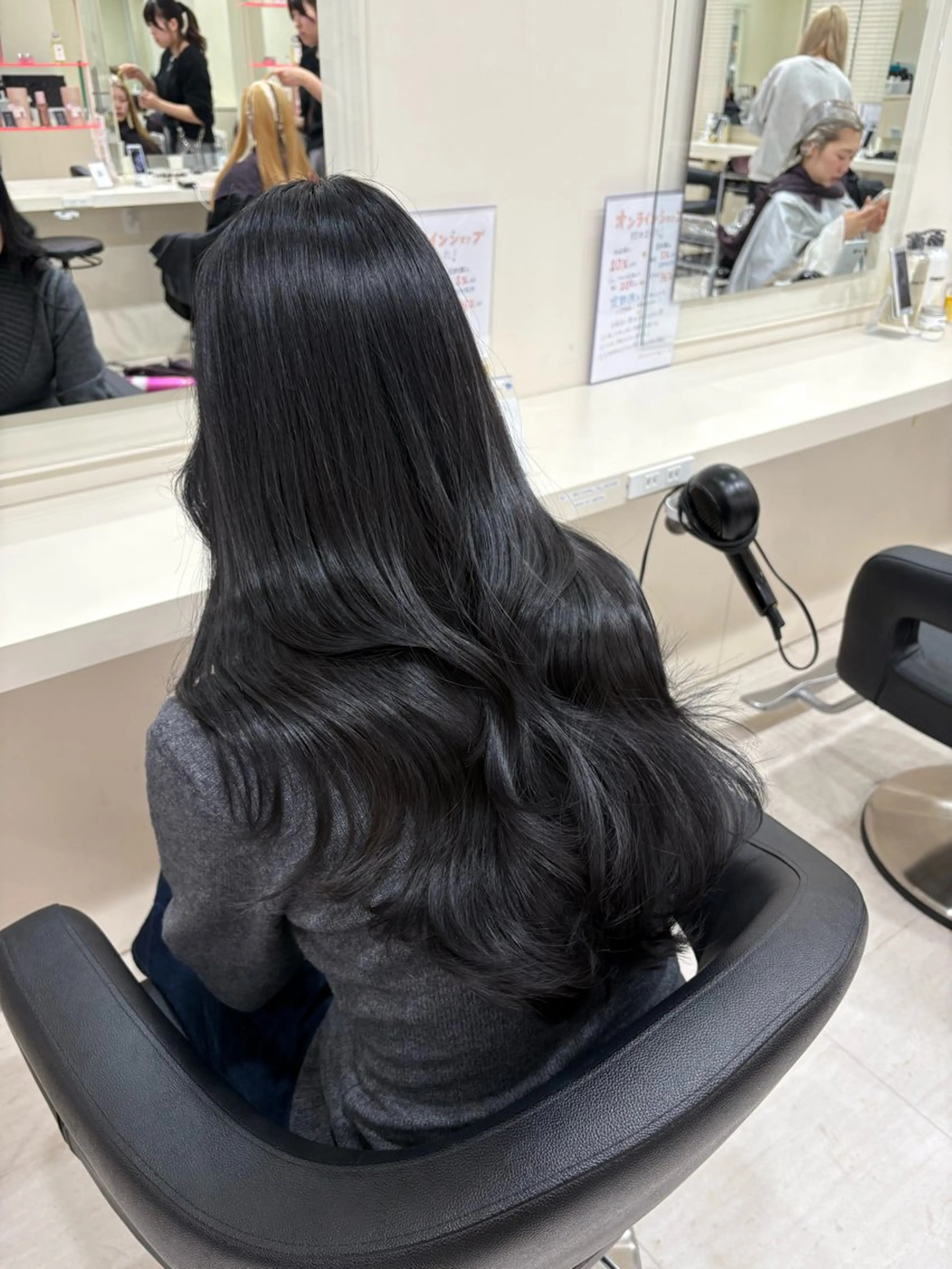 ミディアム カラー ヘアアレンジ カット ヘアカラー 💟RINNA 艶カラー💟のヘアスタイル