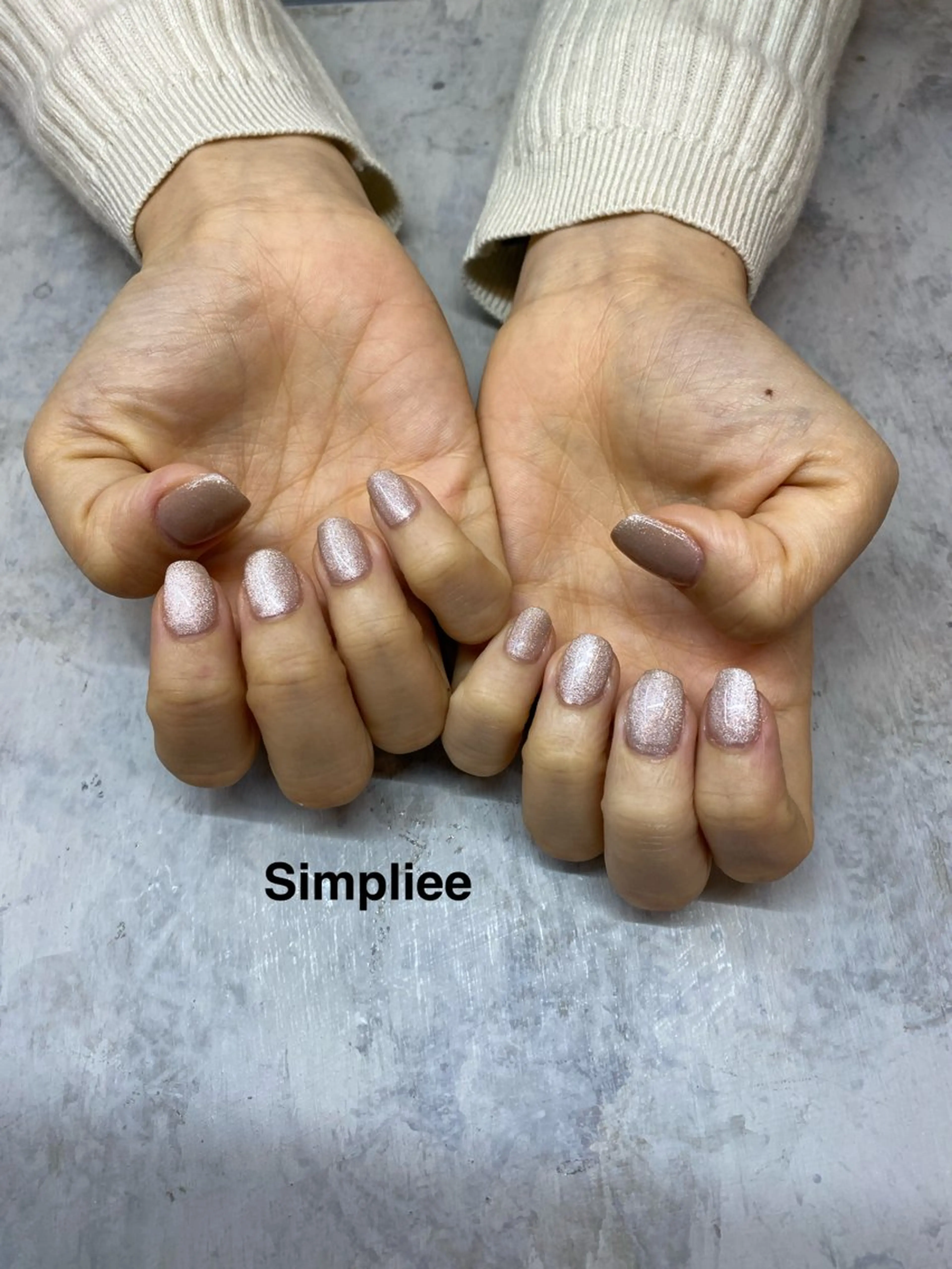 ネイル シンプリーワン 渋谷店🪄MOENAのネイルデザイン