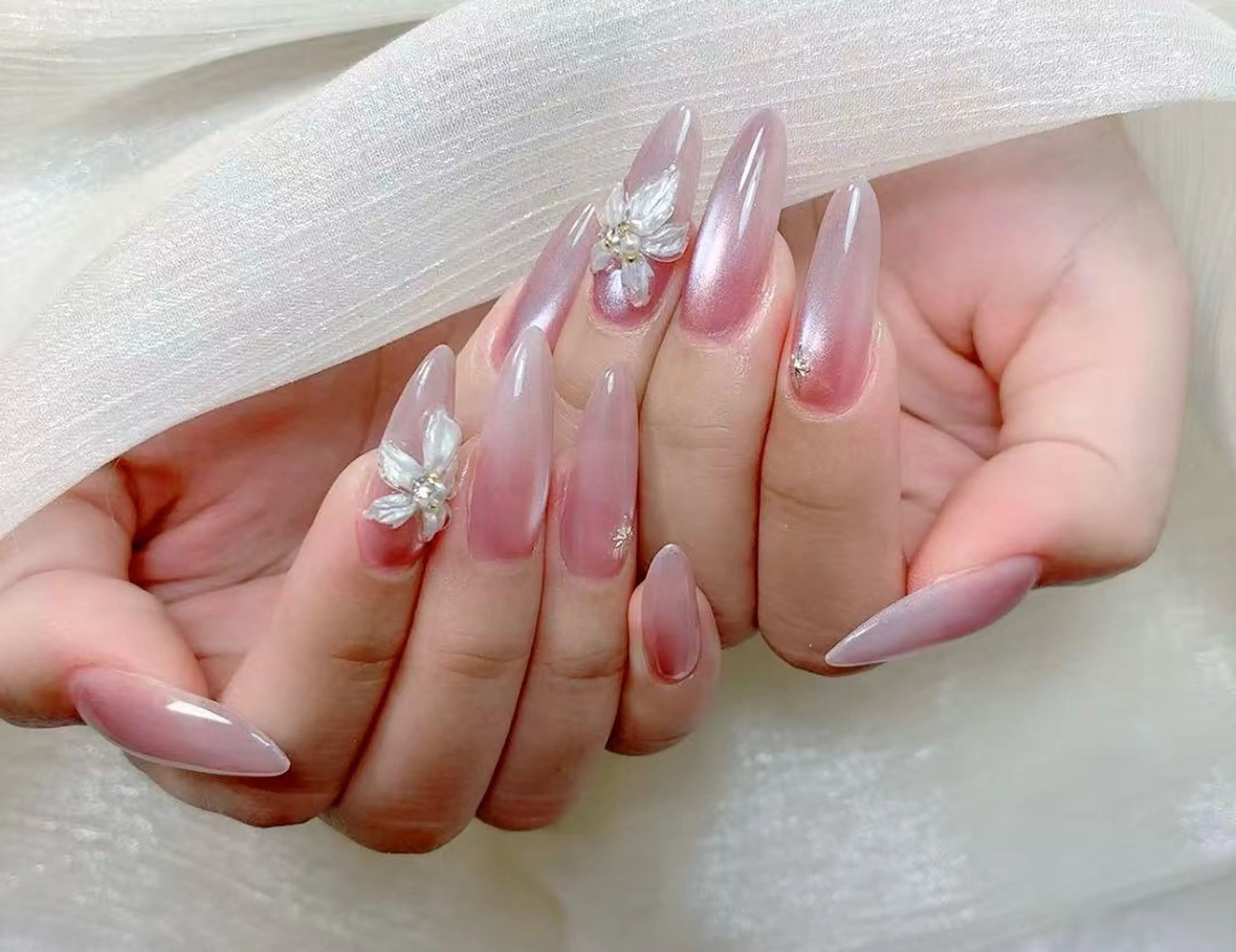 ネイル アニマル柄 チークネイル 成人式 フラッシュネイル フットネイル ハンドネイル B·U Nail大宮 長さだし専門店のネイルデザイン