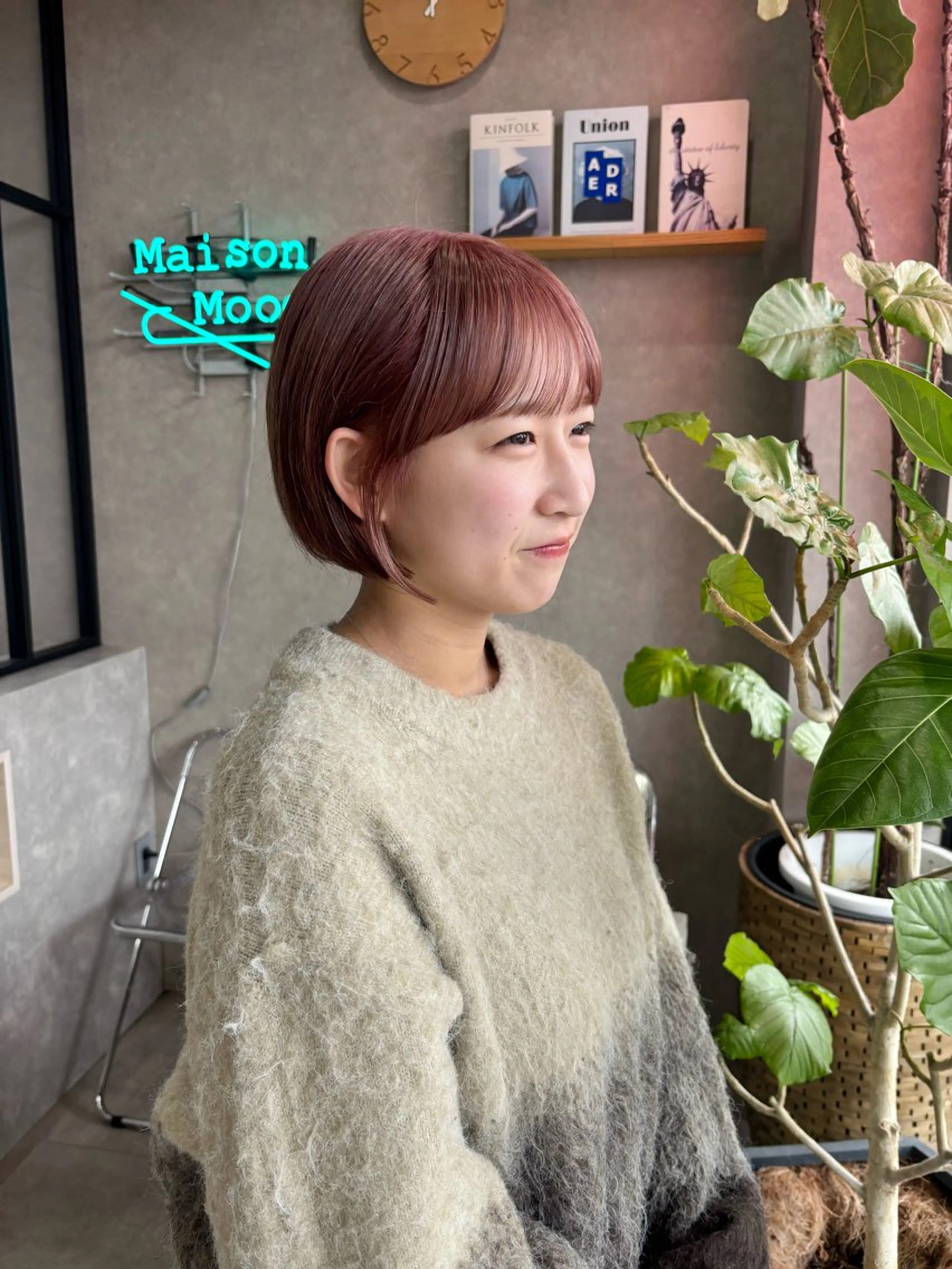 ショート ヘアカラー 山岸 未玖のヘアスタイル