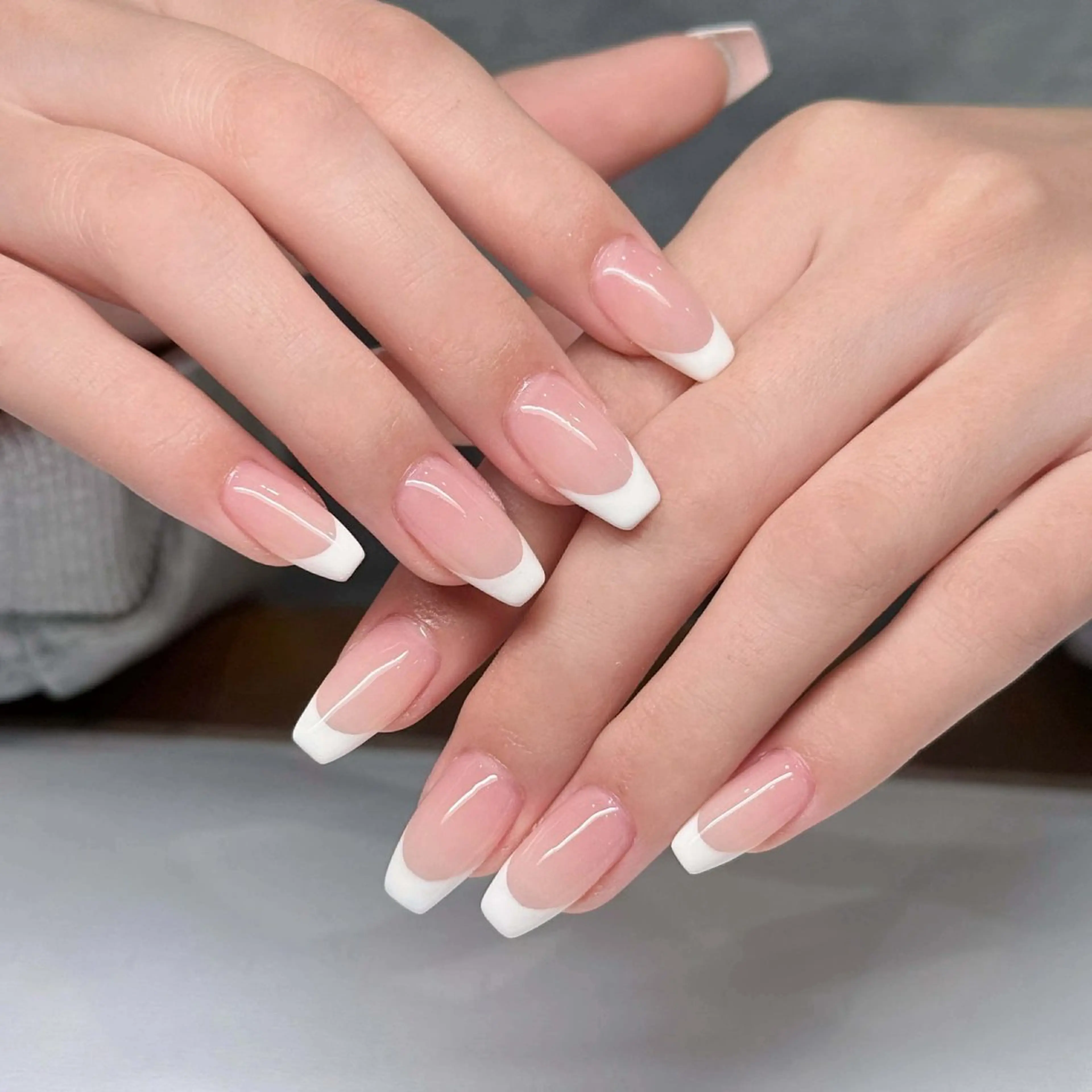 ネイル オーロラネイル ブルー チークネイル フットネイル フレンチネイル ハンドネイル Ami 68のネイルデザイン