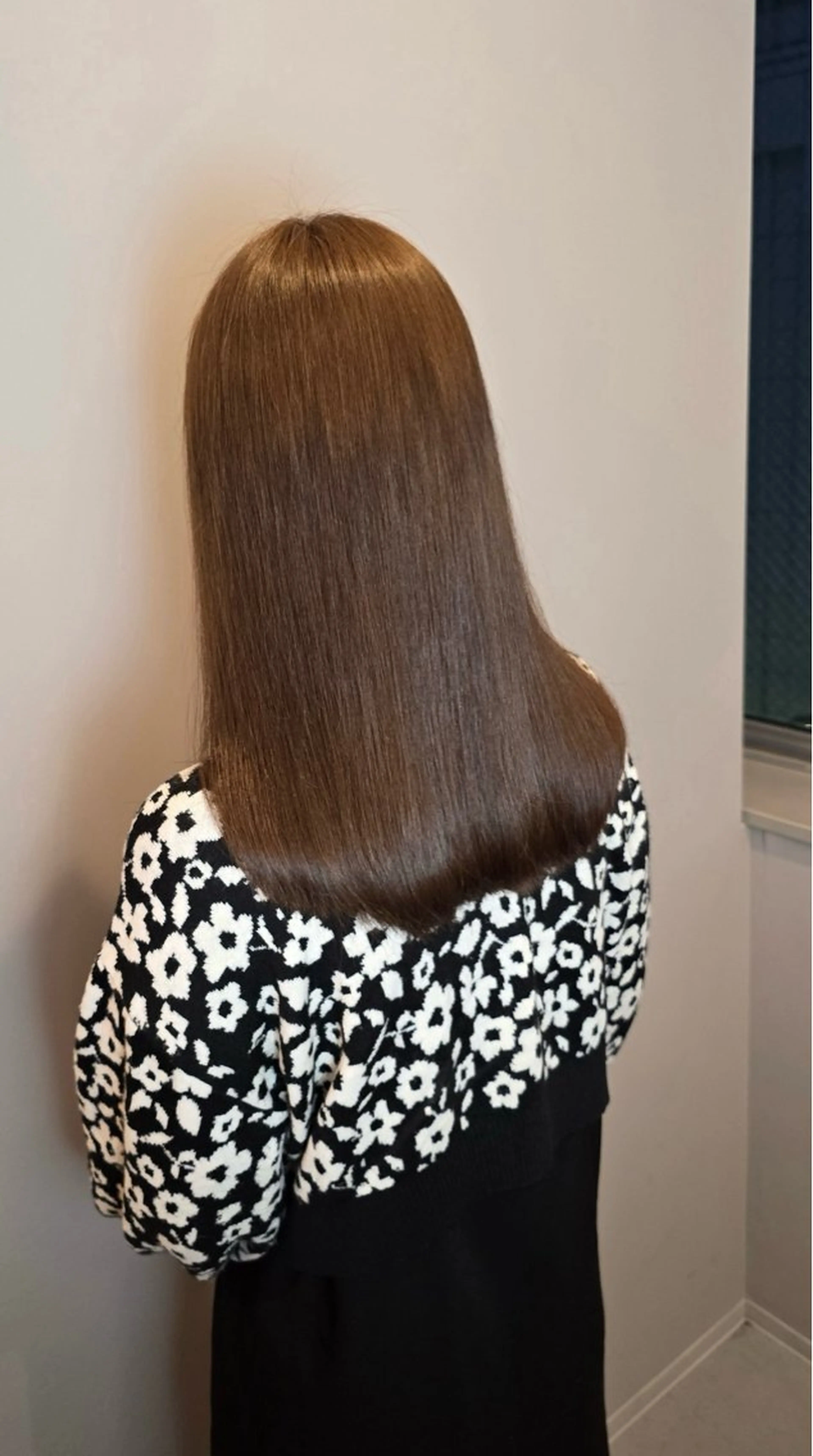 カット+ダメージレス艶カラー+集中補修ケアトリートメントの写真