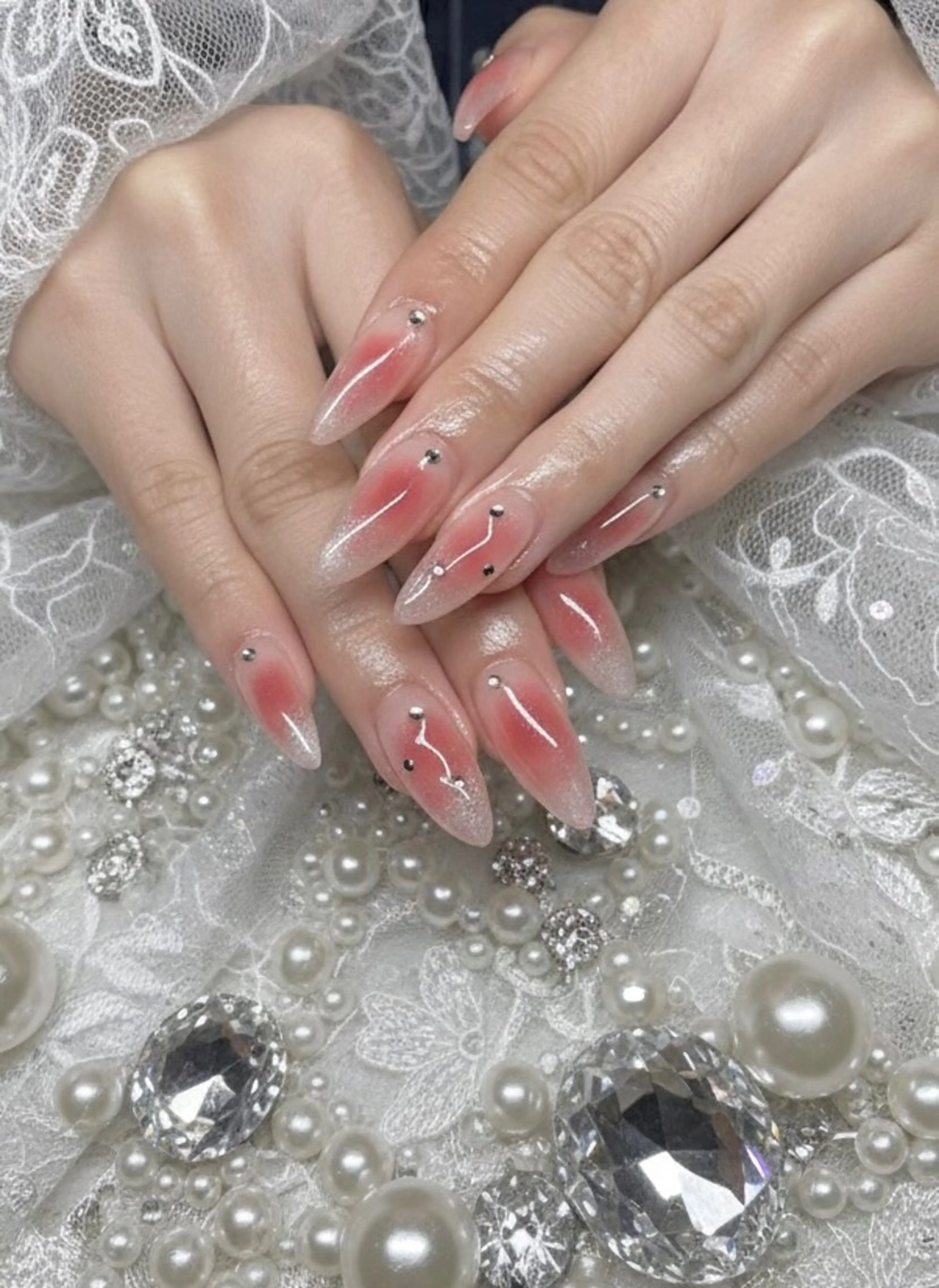 ネイル チークネイル ピンク ピンクベージュ ハンドネイル 24時間営業 UNABOMBAのネイルデザイン