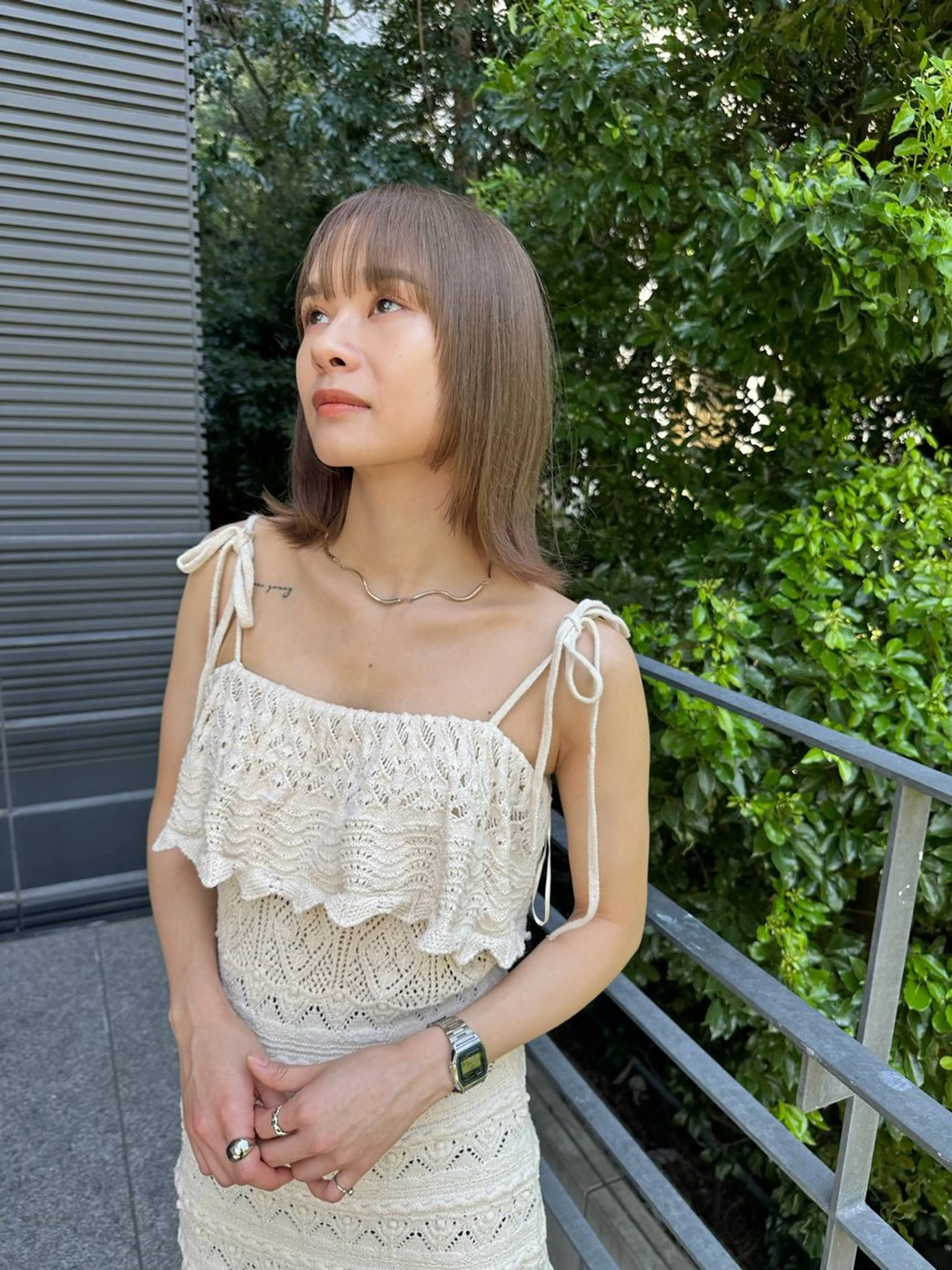 セミロング KAORU オリーブカラーのヘアスタイル